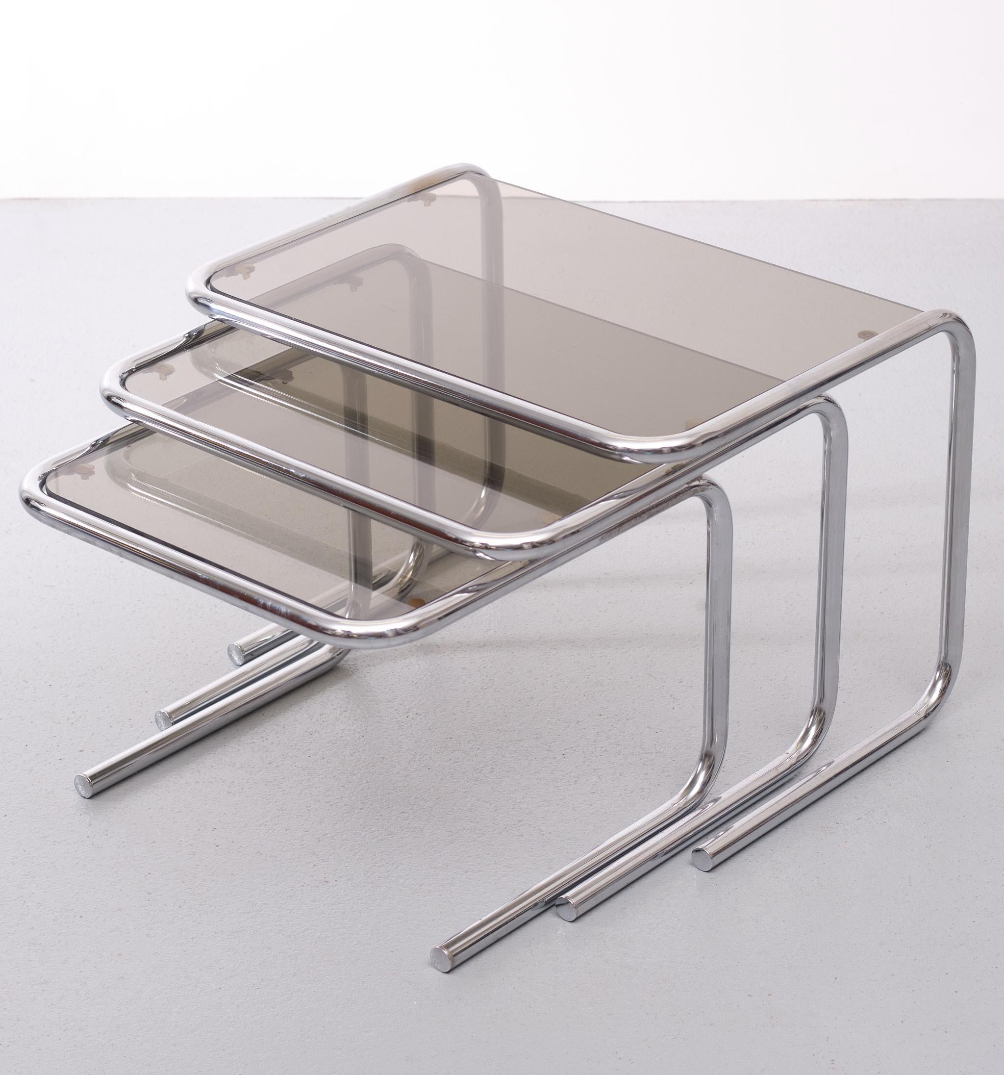 Chrome Nesting Tables 1970s Holland In Good Condition In Den Haag, NL