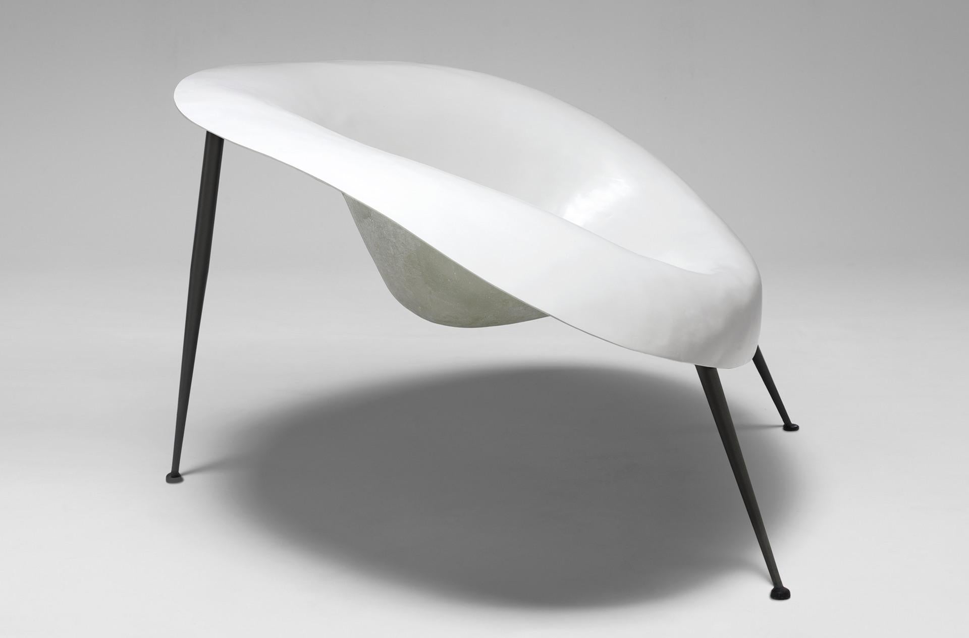 Contemporary Chrome Nido by Imperfettolab