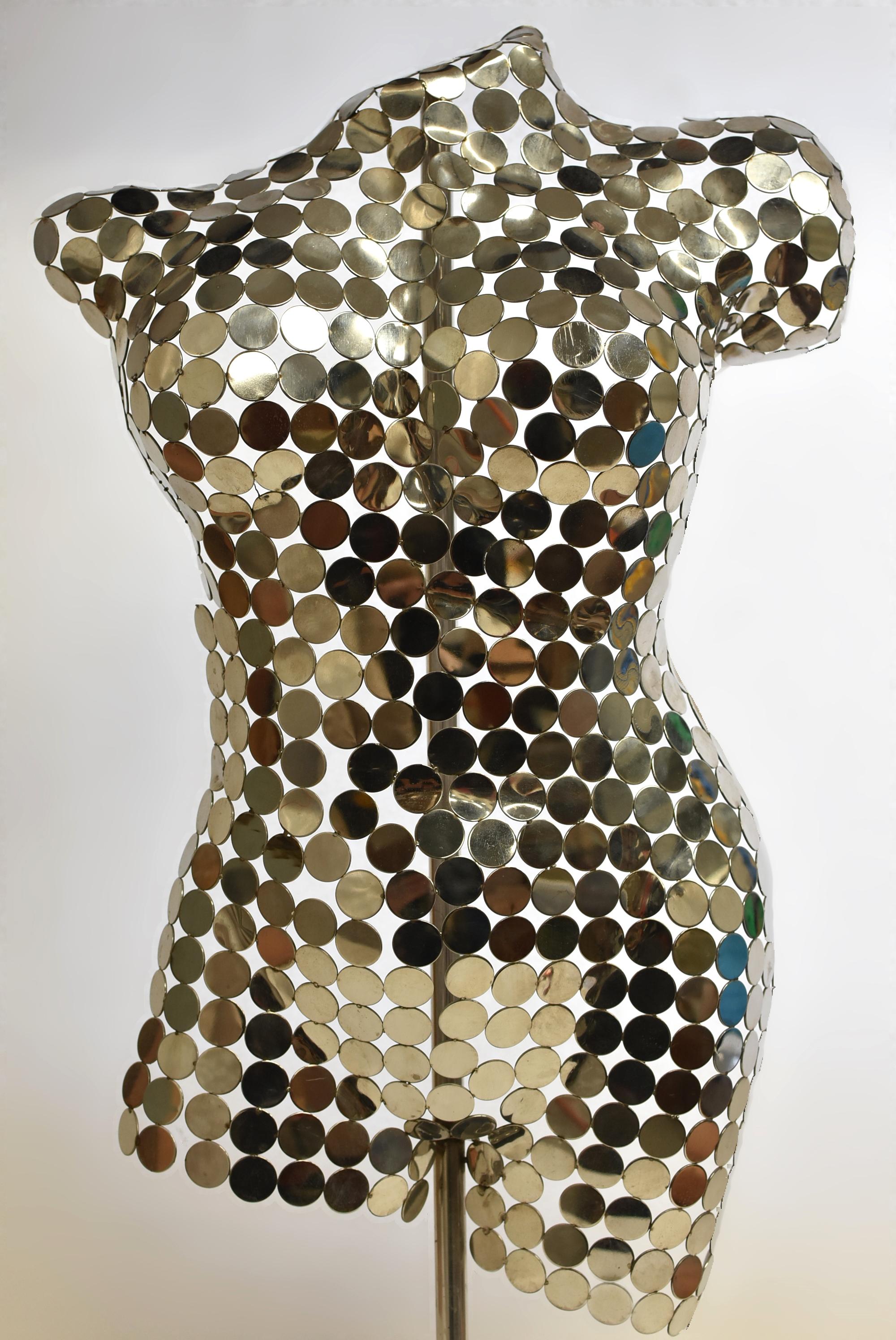 Maniquí Escultura Cromada Cuerpo de Mujer Desnudo sobre Base de Granito en Bueno estado para la venta en Somis, CA