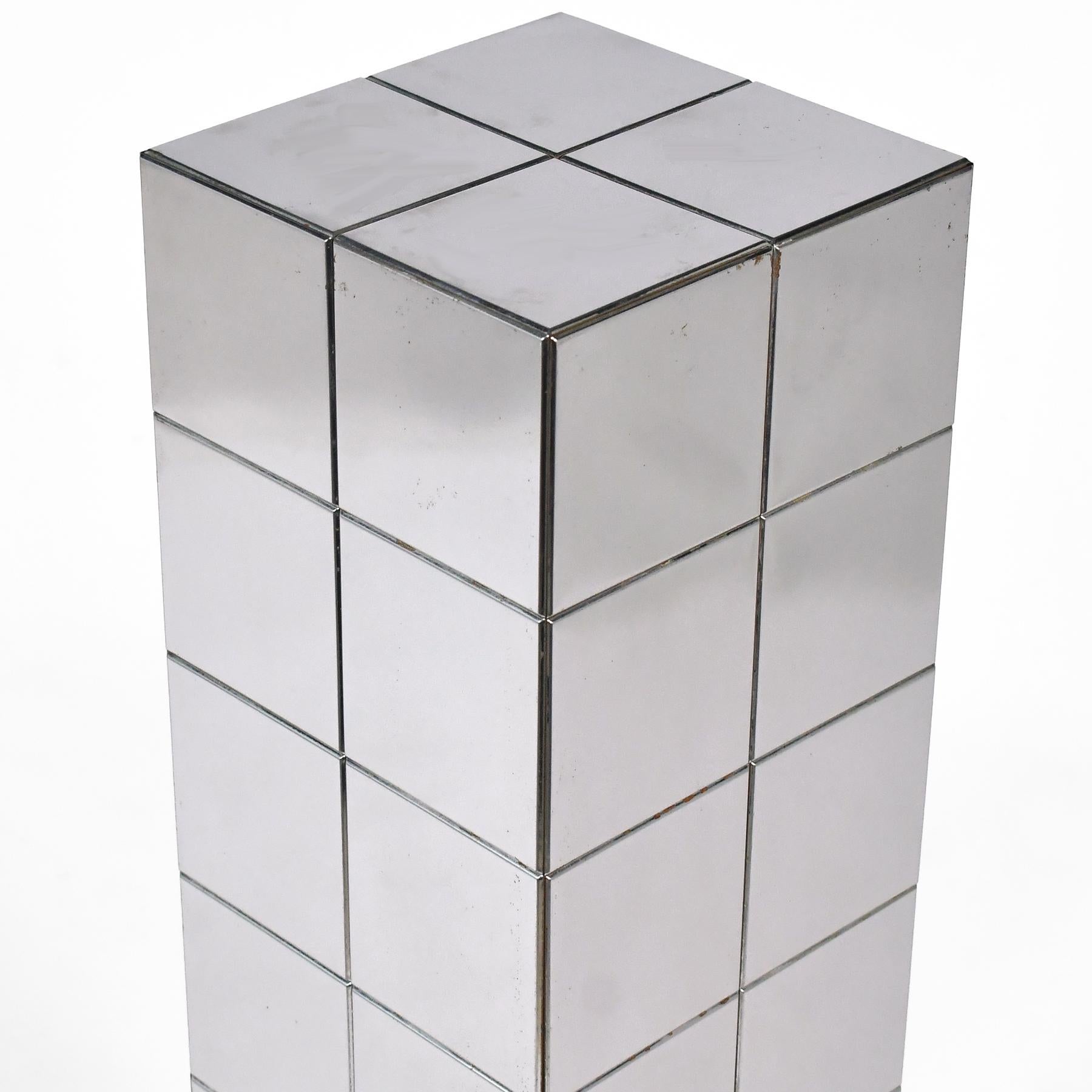 Chrome Patchwork Pedestal in the Manner of Paul Evans (amerikanisch) im Angebot