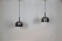 Ciondolo cromato di Gae Aulenti e Livio Castiglioni per Stilnovo, anni '60