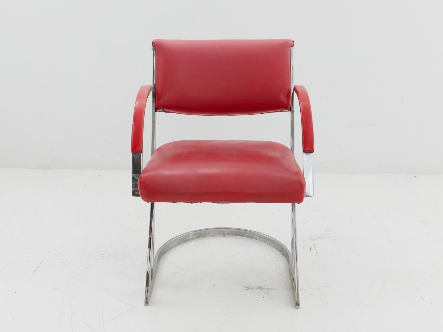 Fin du 20e siècle Chaise en vinyle chromé et rose de style Cal-Style, années 1980 en vente