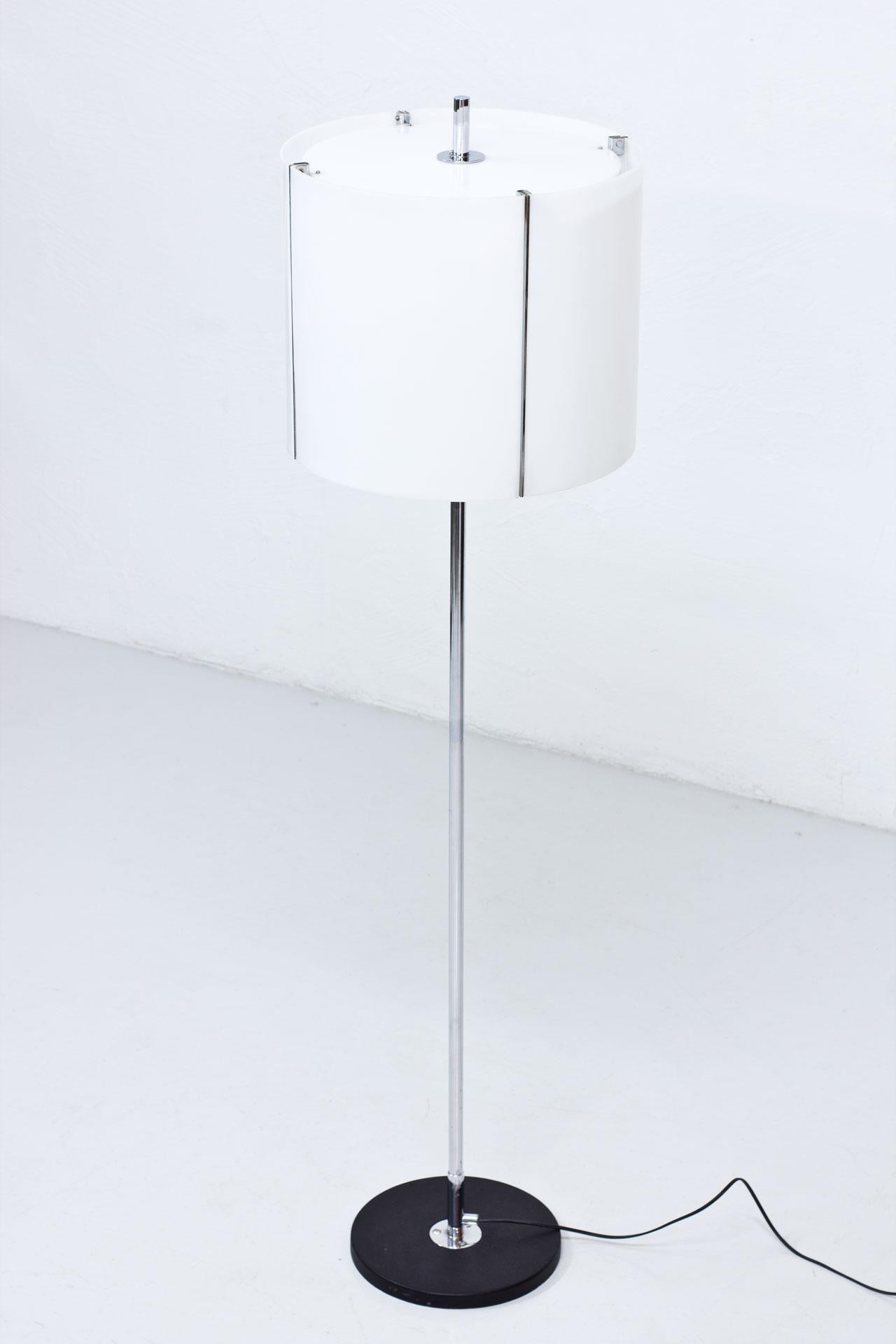 Scandinavian Modern Chrome-Plated and Acrylic Floor Lamp by Hans-Agne Jakobsson, Sweden, 1963
