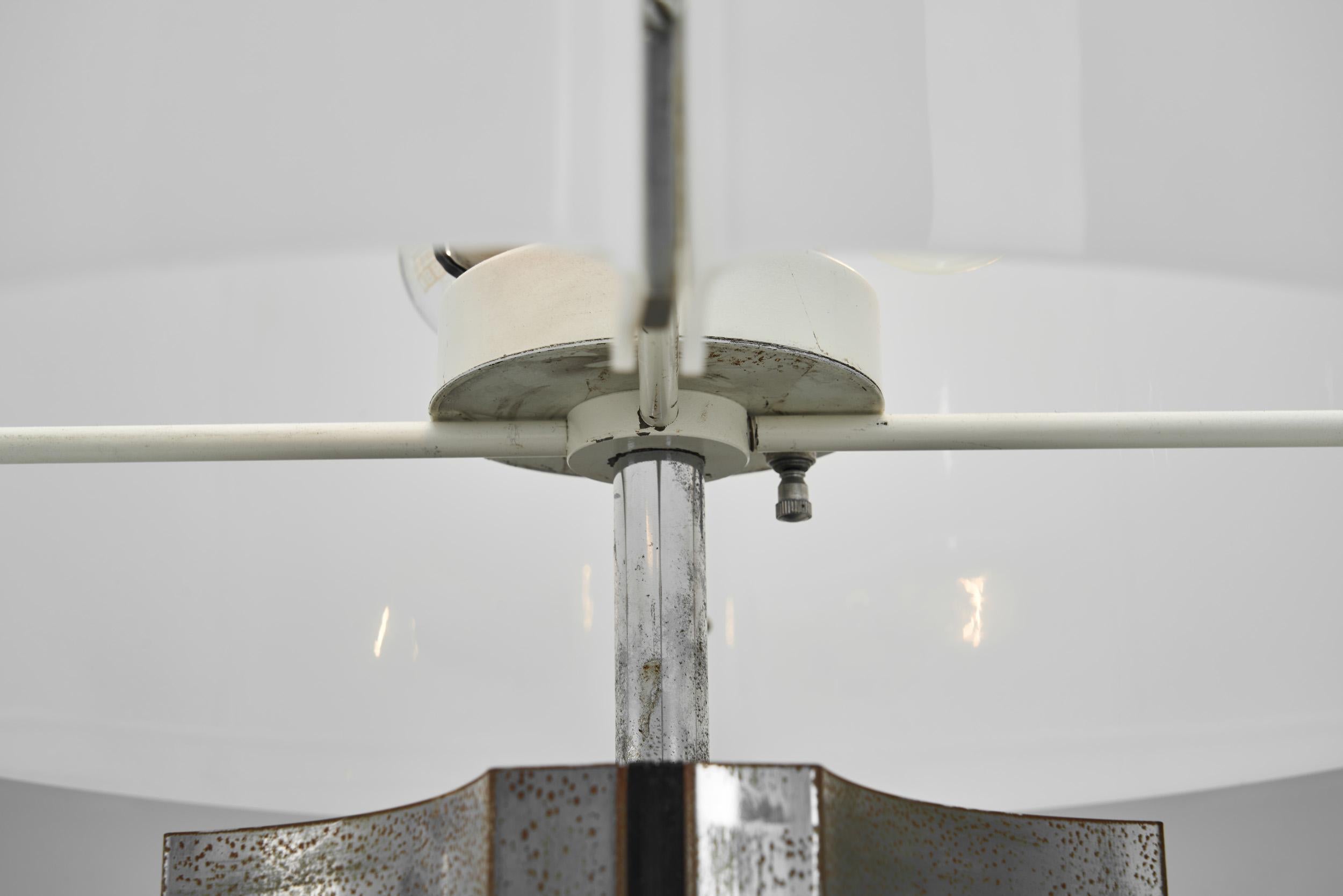 Verchromte geometrische Tischlampe, Europa Mitte des 20. Jahrhunderts im Angebot 8
