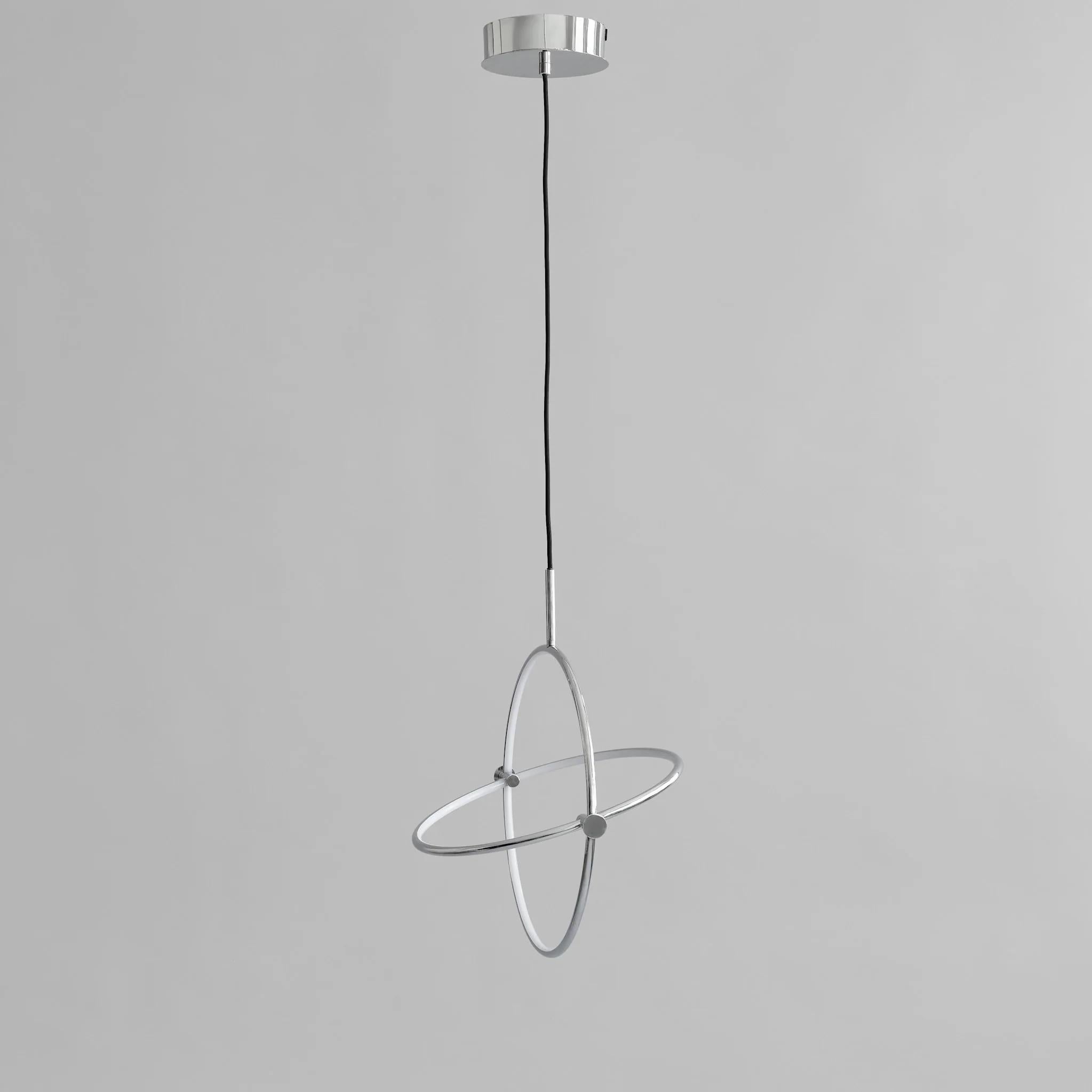 Moderne Lampe suspendue en métal chromé et acrylique, œuvre d'art contemporaine. en vente
