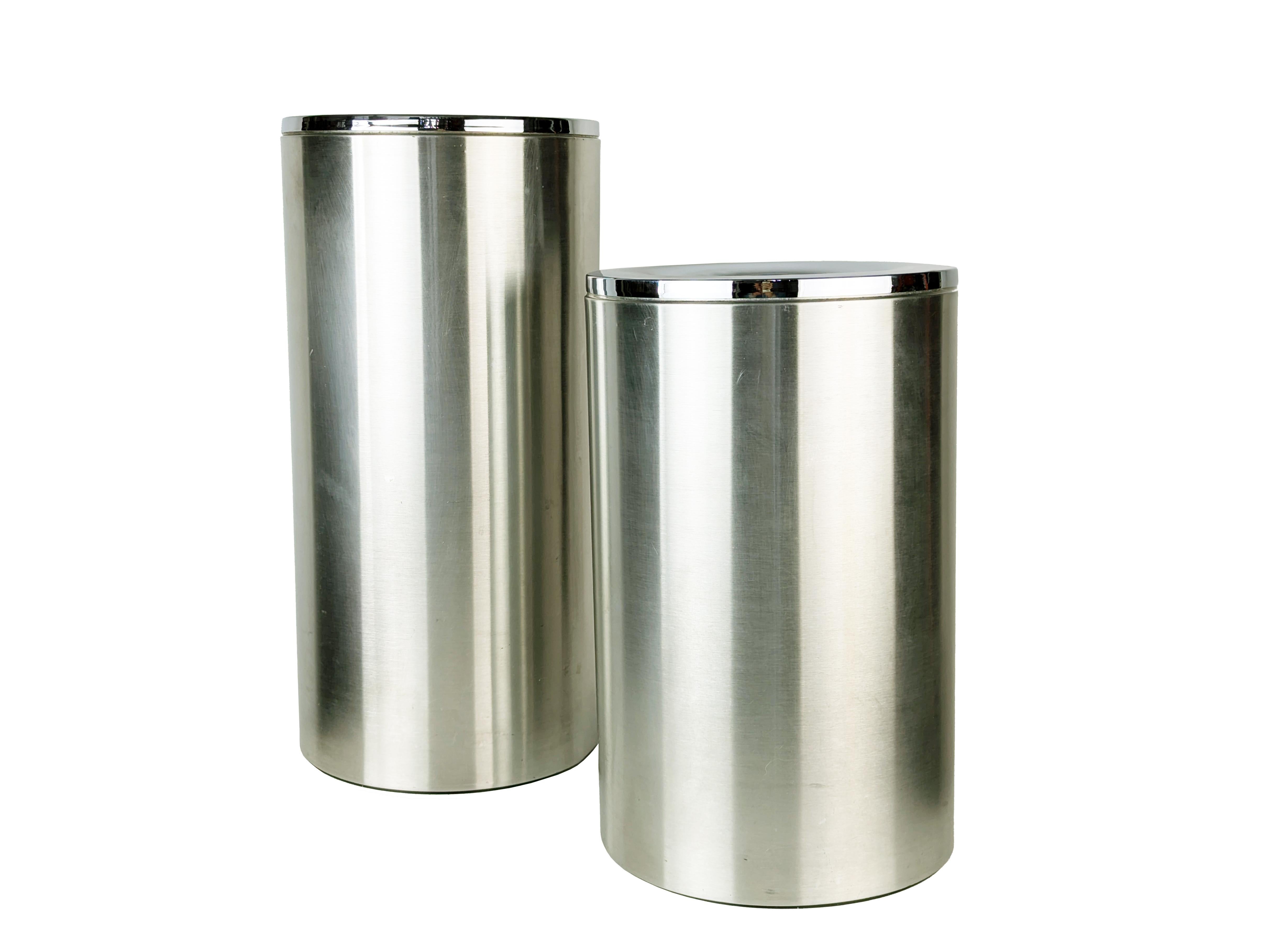 Set of chrome plated metal & steel bin and umbrella stand by G. Offredi for Bando Line. Very good condition: very light wear.
Dimension:
Umbrella stand: cm 45 h x 22 d
Bin: cm 35,5 h x 22 d