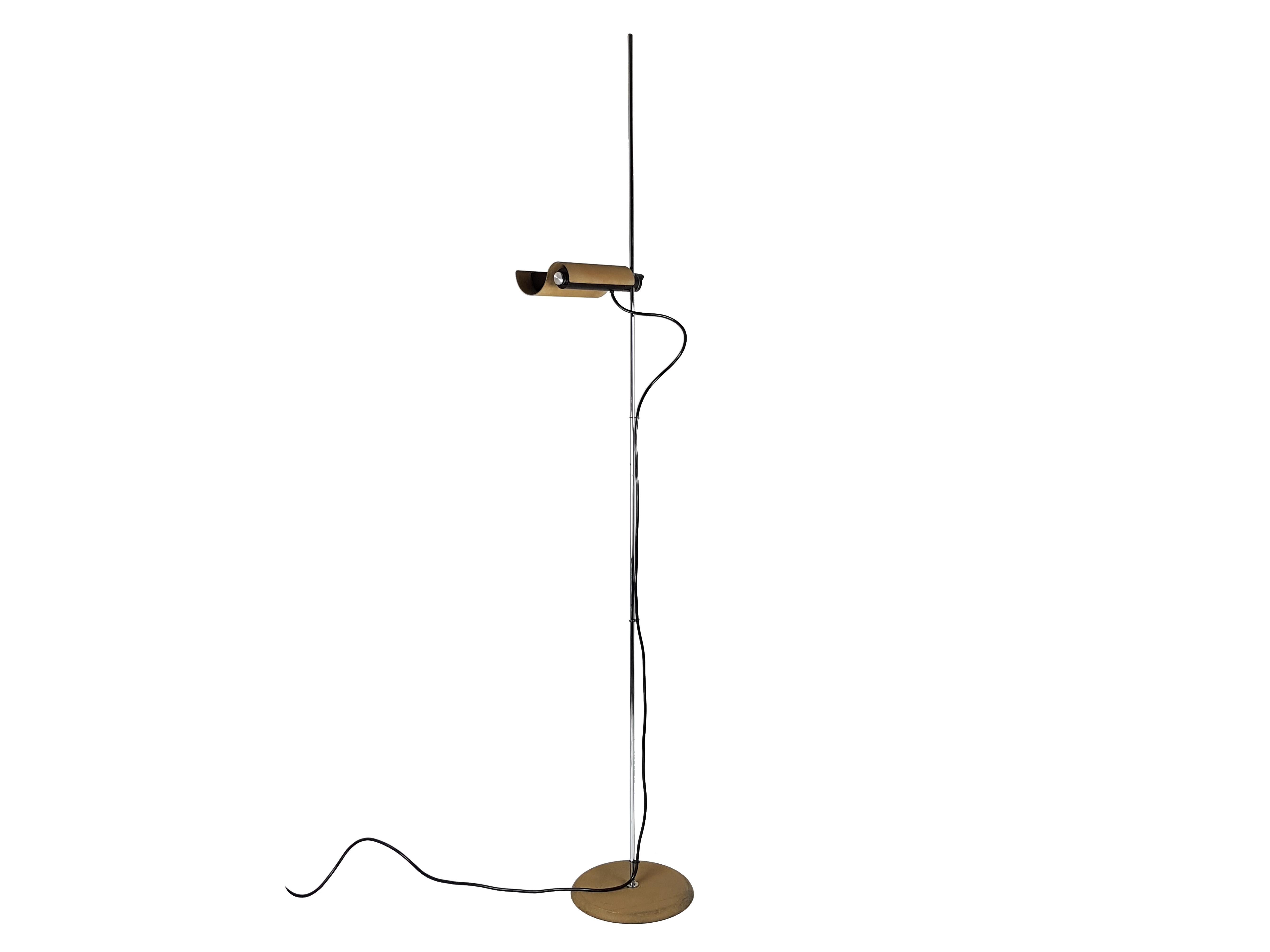 Italian Chrome Plated & Tobacco Metal 333 DIM Floor Lamp by Magistretti for Oluce, 1975 For Sale