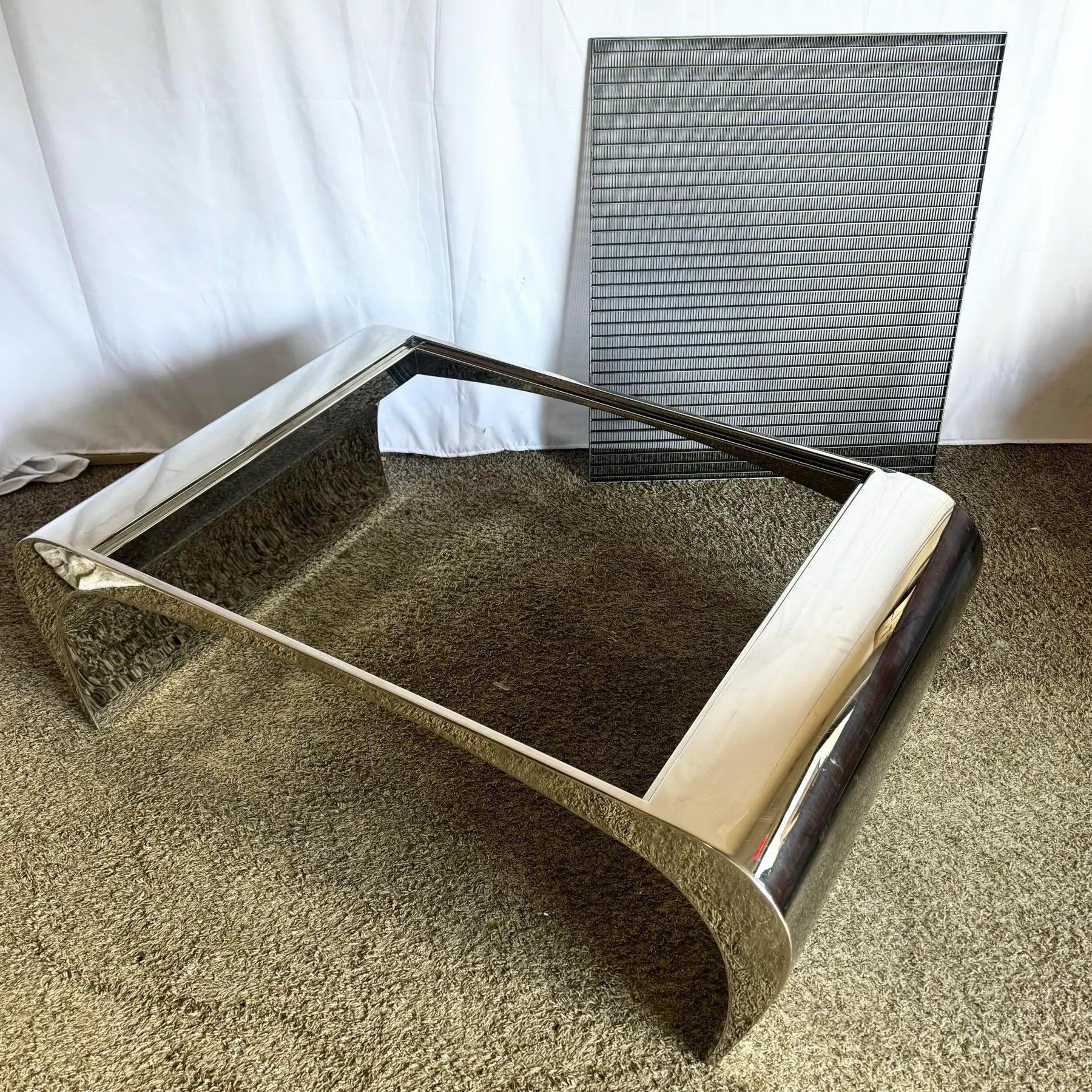 Table basse cascade en chrome/acier poli en vente 4