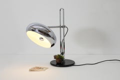 Verchromte Tischlampe im Reggiani-Stil mit gewölbtem Schirm von Van Doorn Verlichting