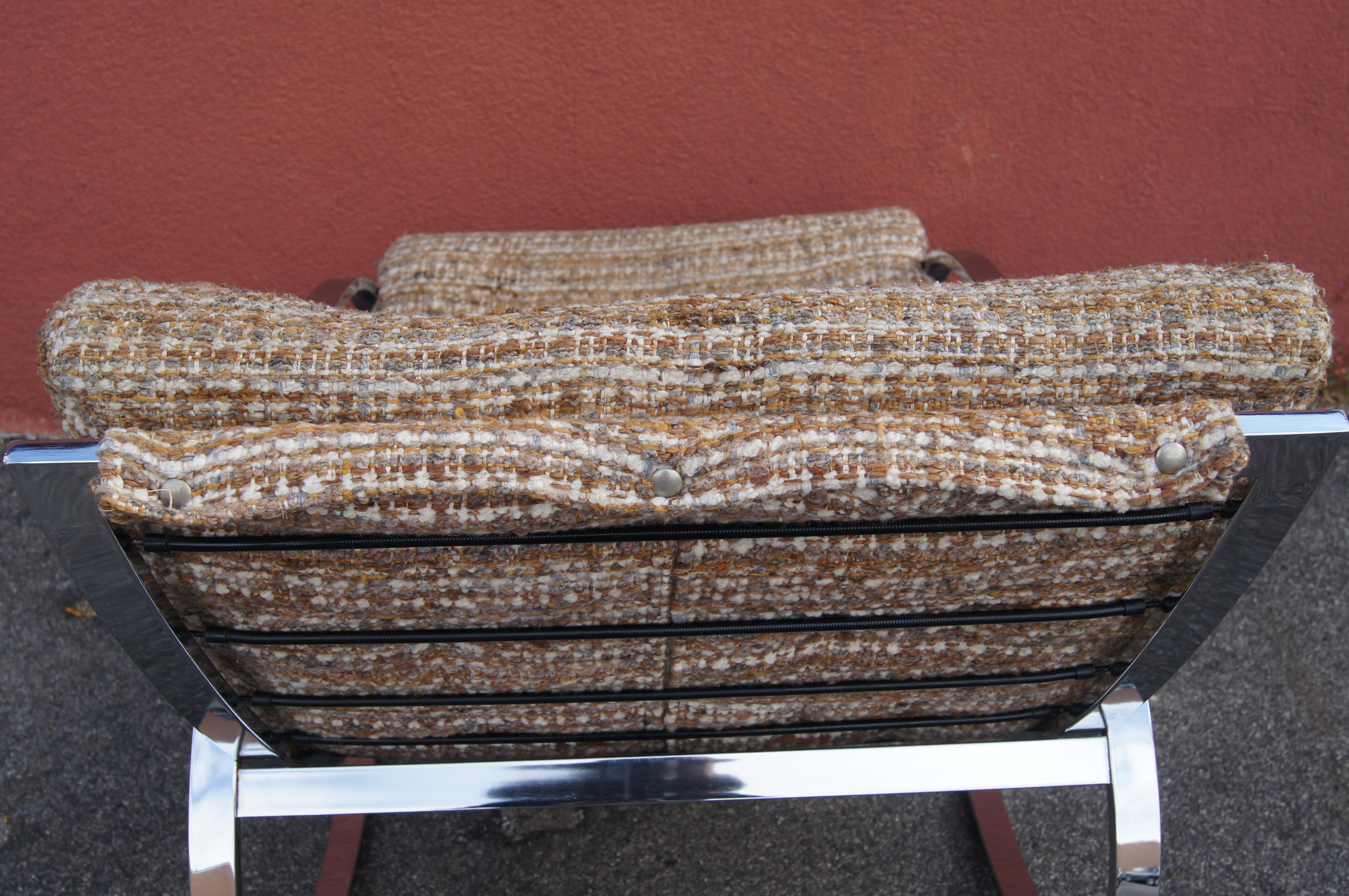 Tissu d'ameublement Chaise à bascule chromée de Selig en vente