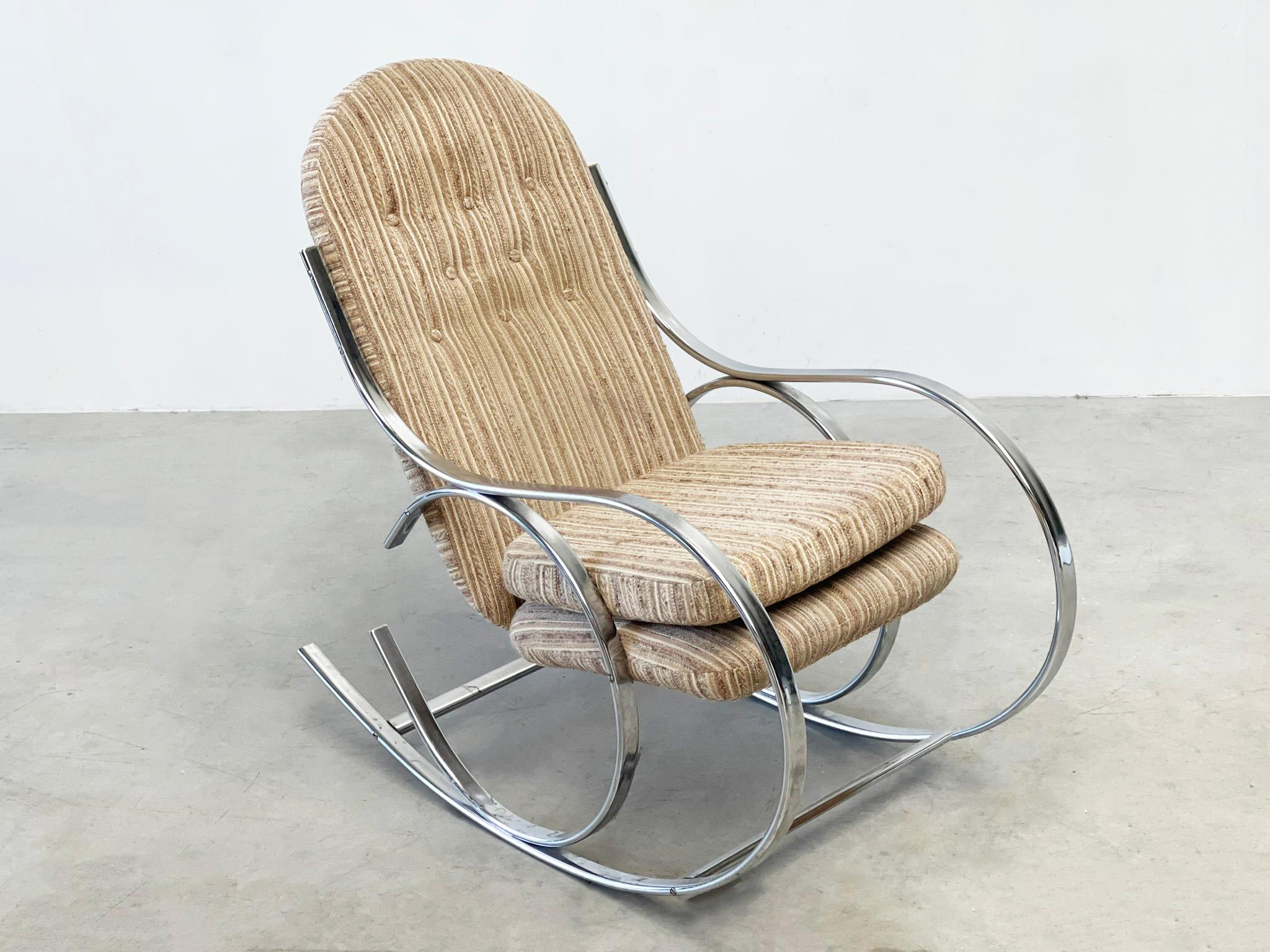 Chrome rocking chair with the original fabric For Sale 3