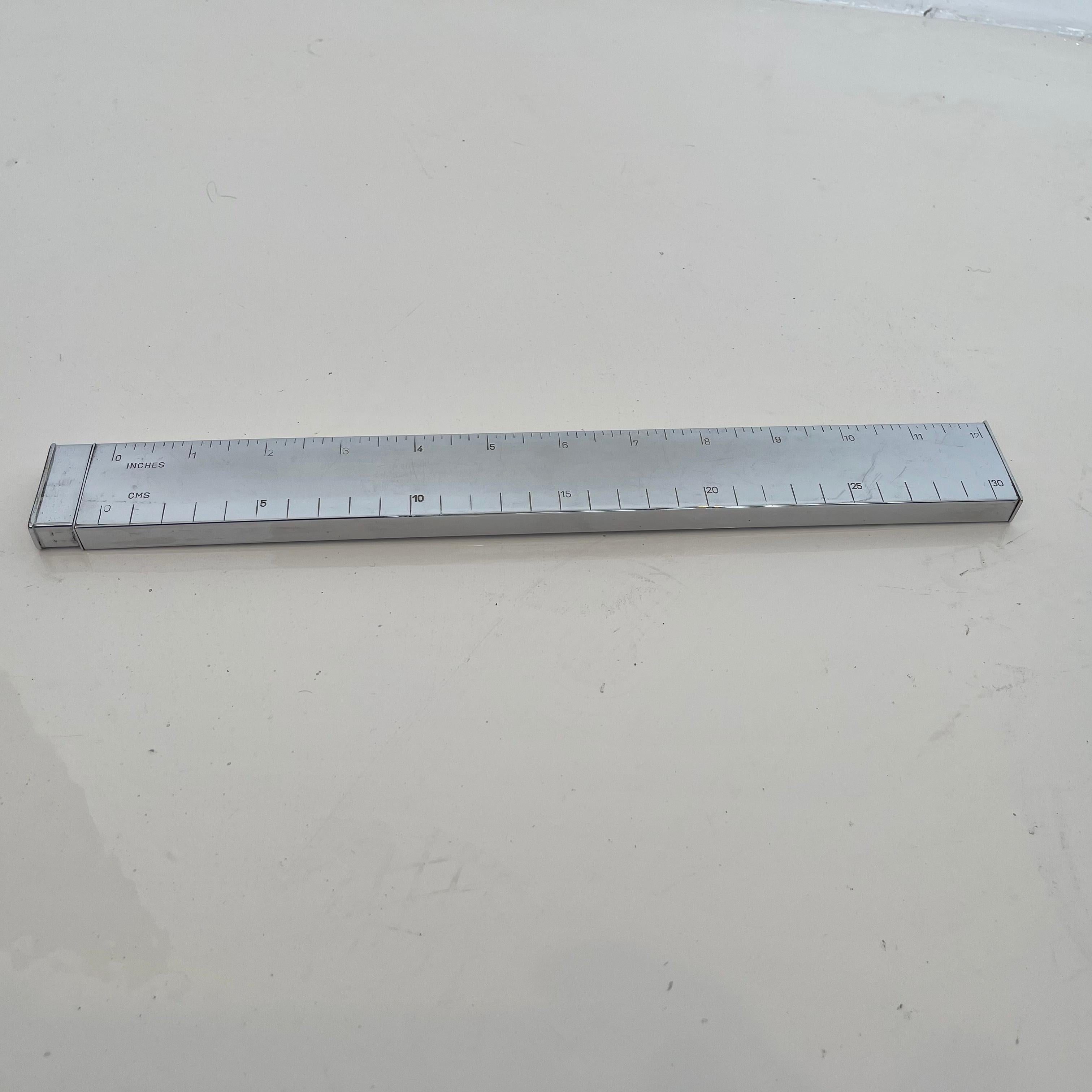 Chrome Ruler Lighter In Good Condition In Los Angeles, CA