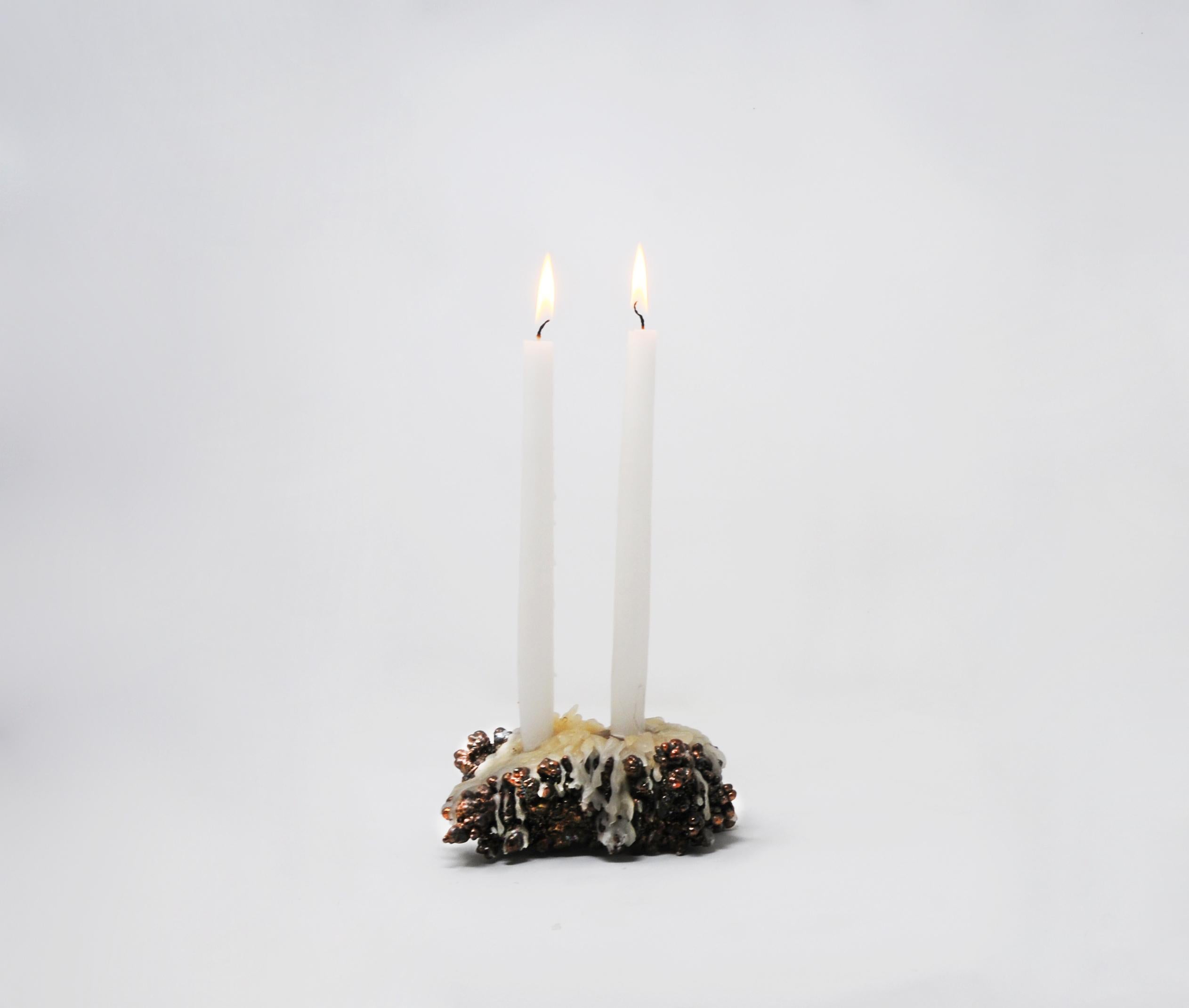 Skulpturaler Kerzenhalter aus Chrom (Postmoderne) im Angebot