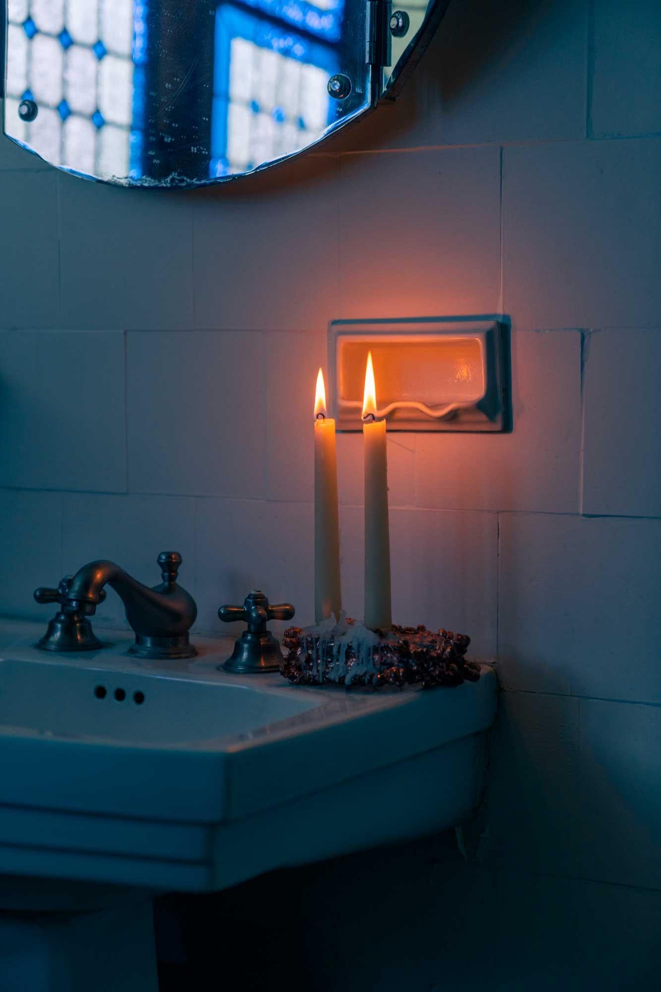 Cuivre Porte-bougies sculpturales chromées en vente