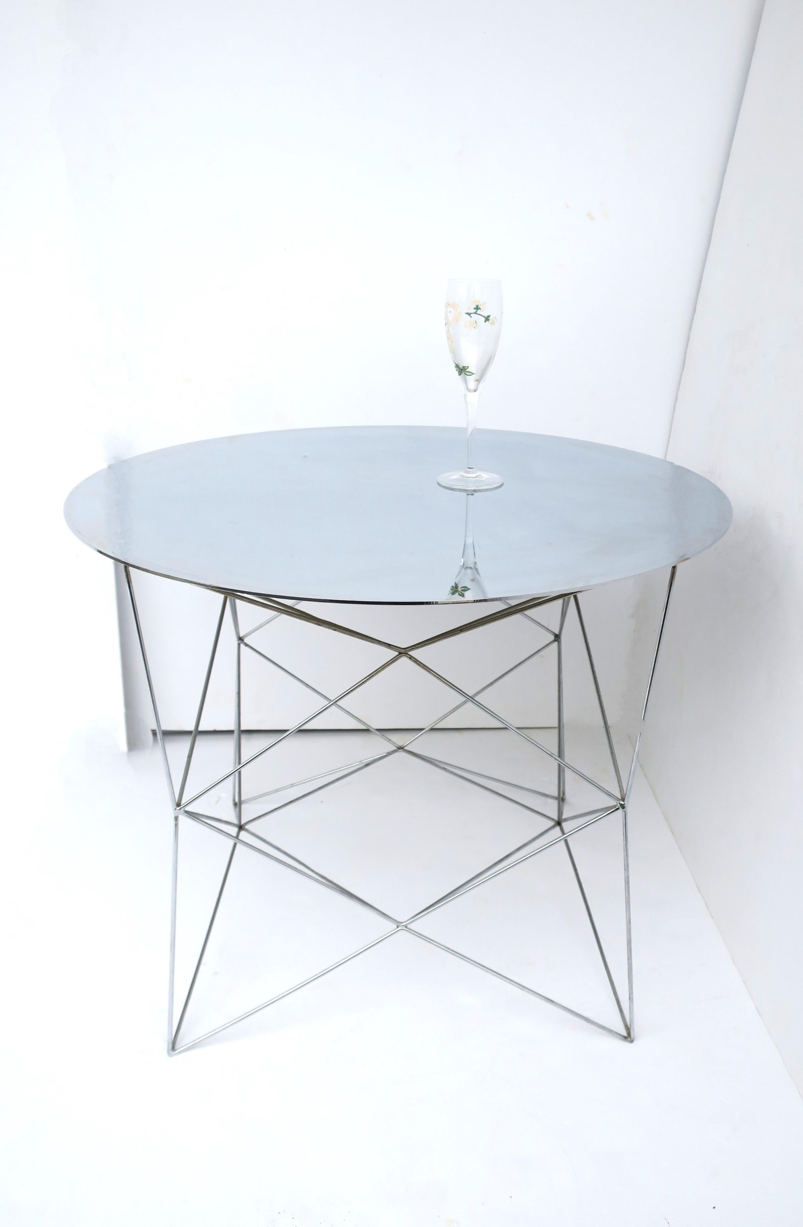 Chrome Side or End Table In Good Condition For Sale In New York, NY