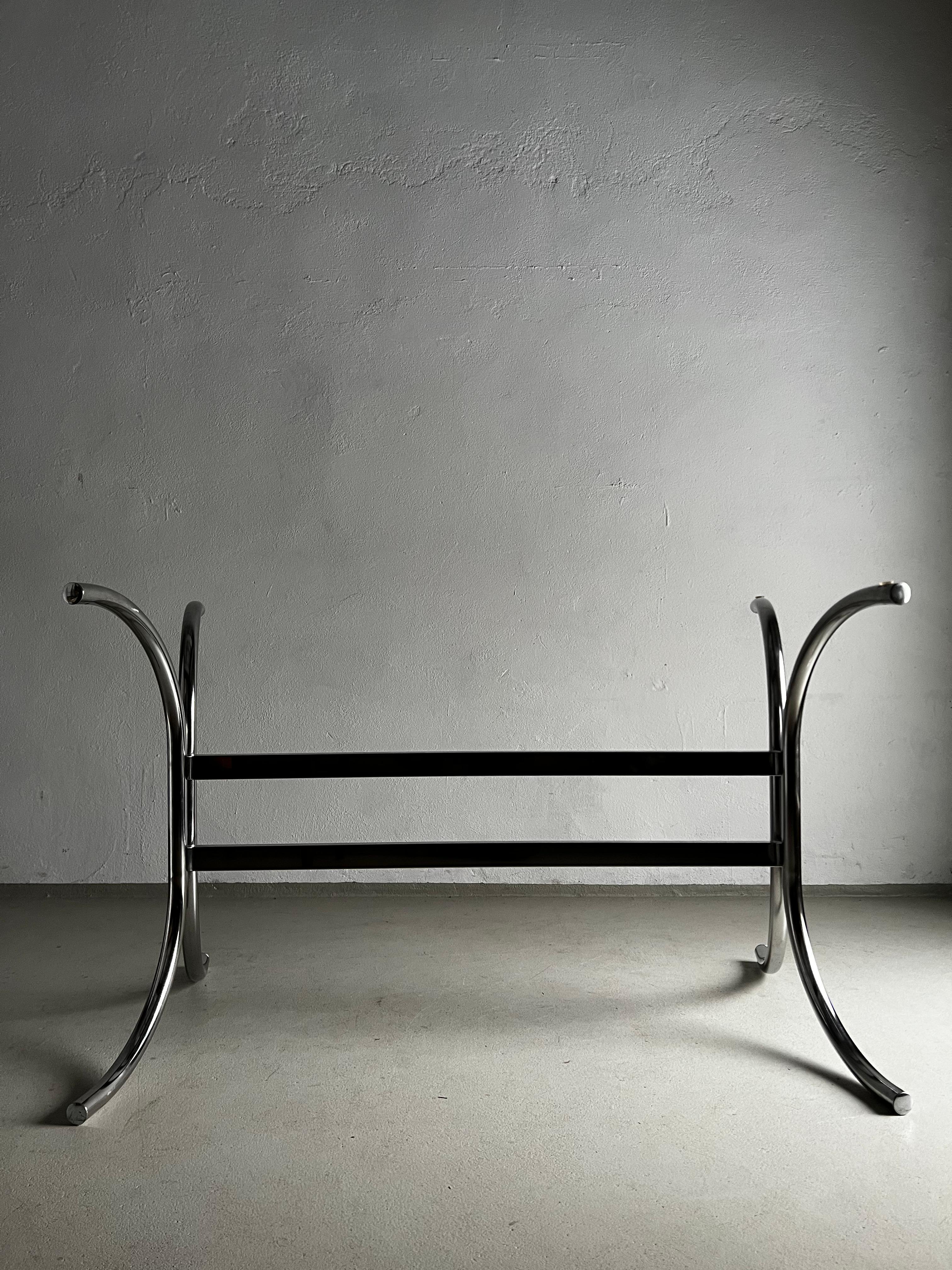 Mesa de comedor de cristal ahumado cromado, Italia Años 70 en venta 3