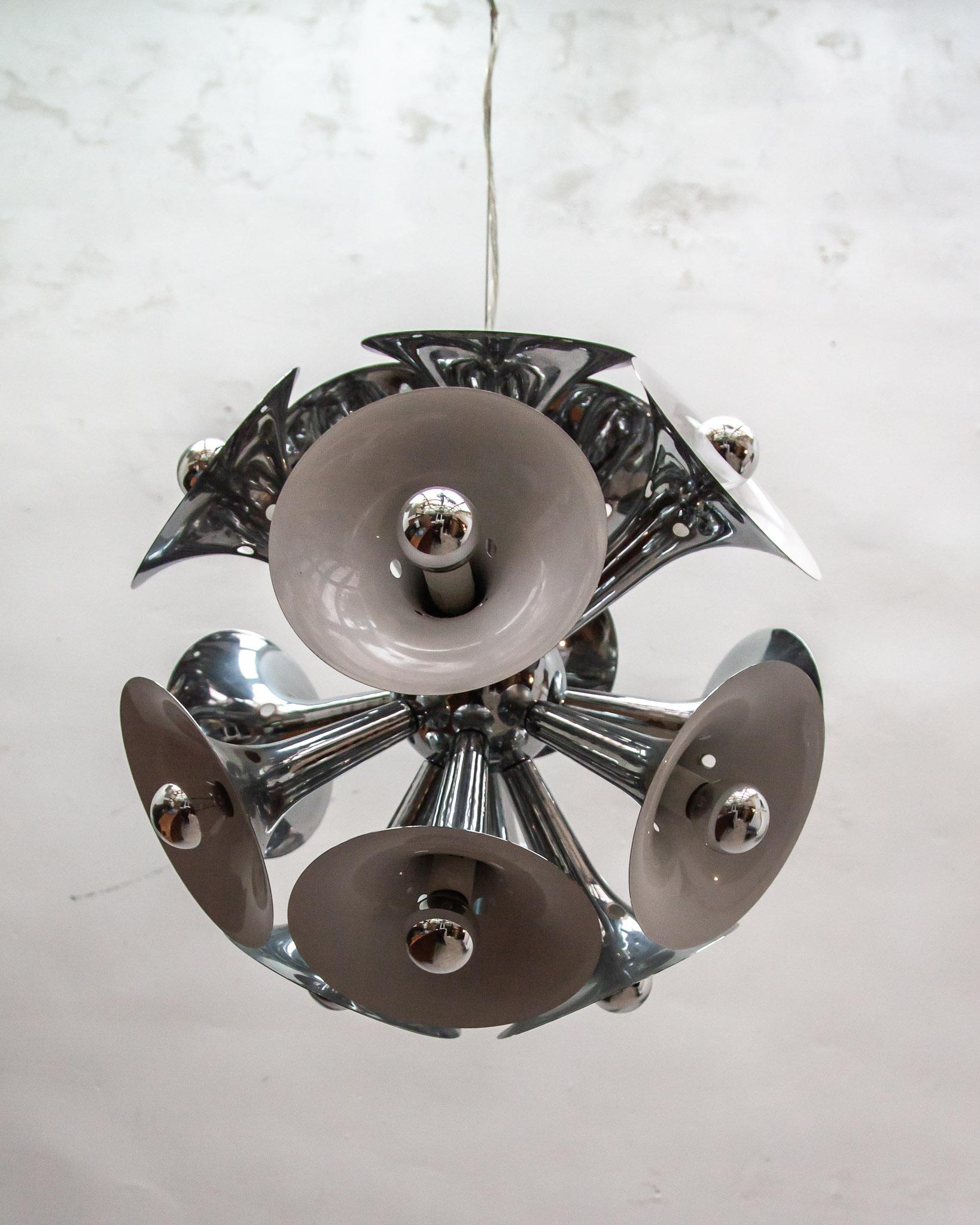 Araña Sputnik Trompet cromada Modelo Dandelion, Italia Metal en venta
