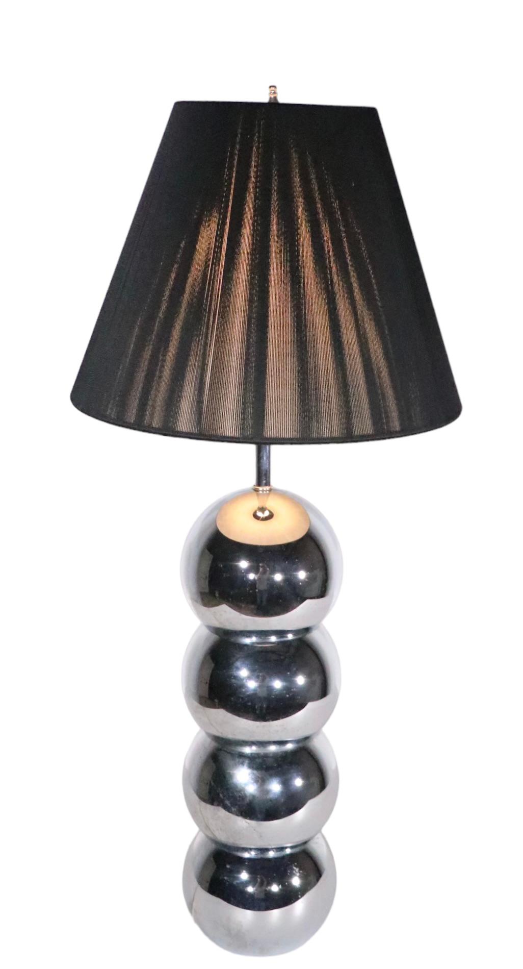  Chrom Stacked Ball Tischlampe ca. 1970er Jahre  im Zustand „Gut“ im Angebot in New York, NY