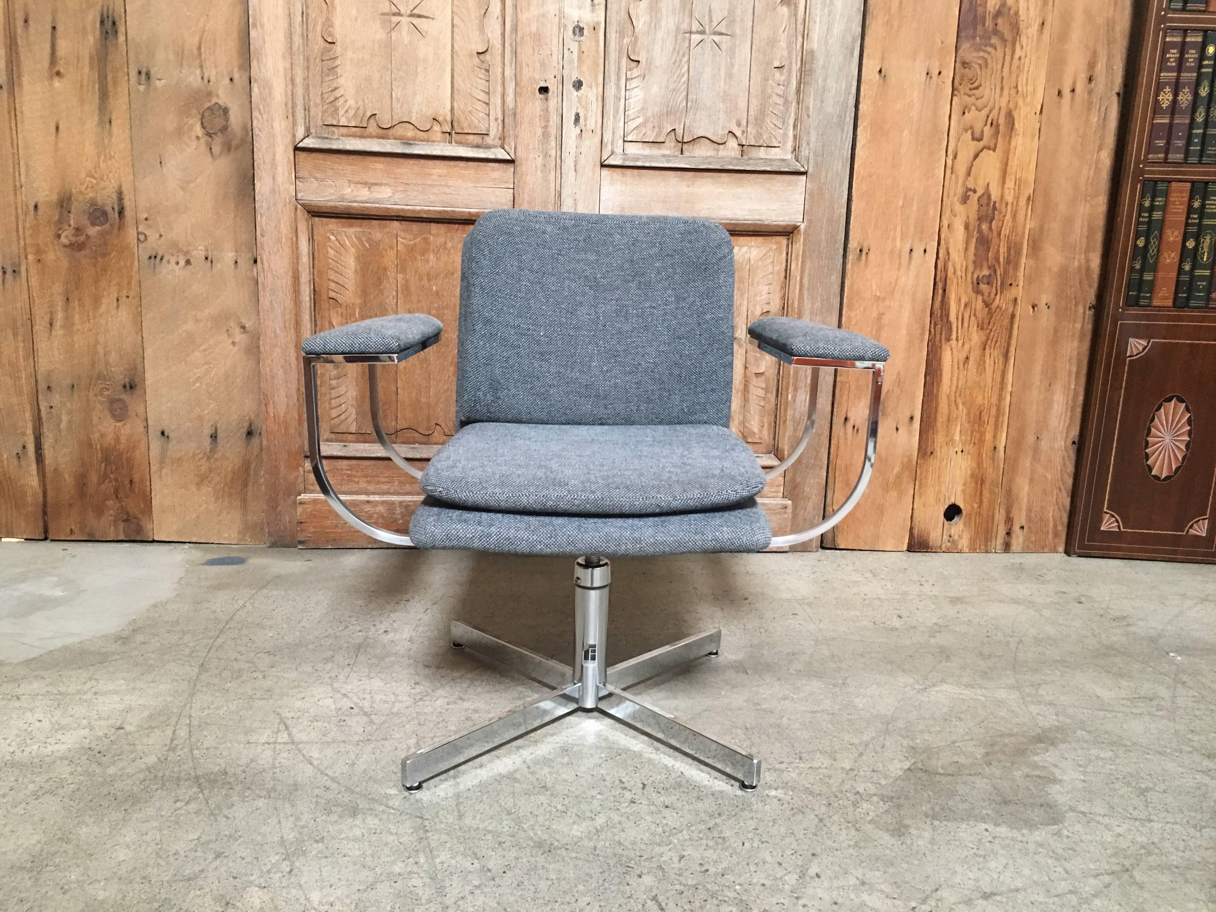 American Chrome Swivel Desk Chair by Fortress