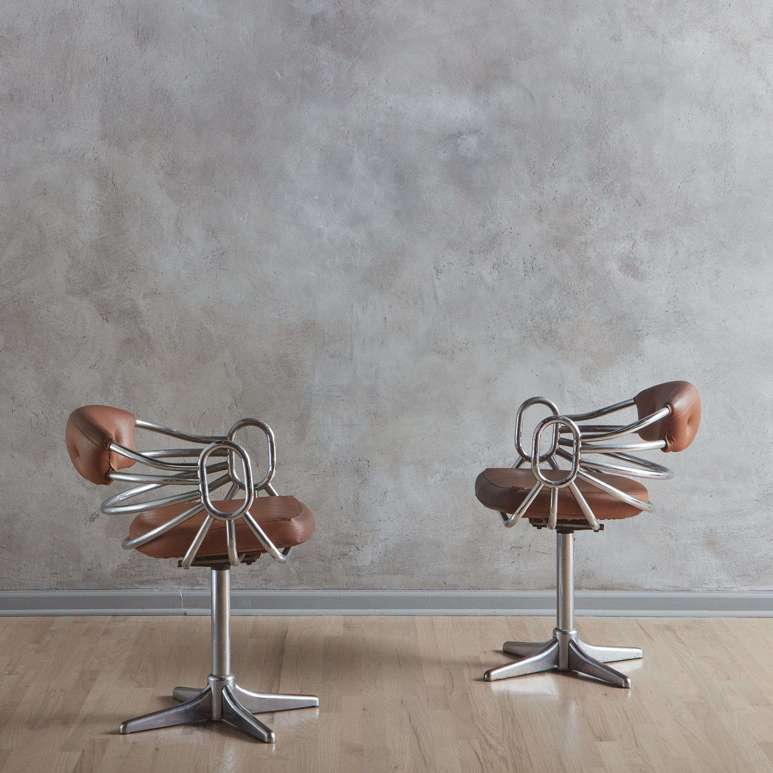 Mid-20th Century Chrome Swivel Desk Chair in Brown Leather, Italy 1960s - 2 Available For Sale