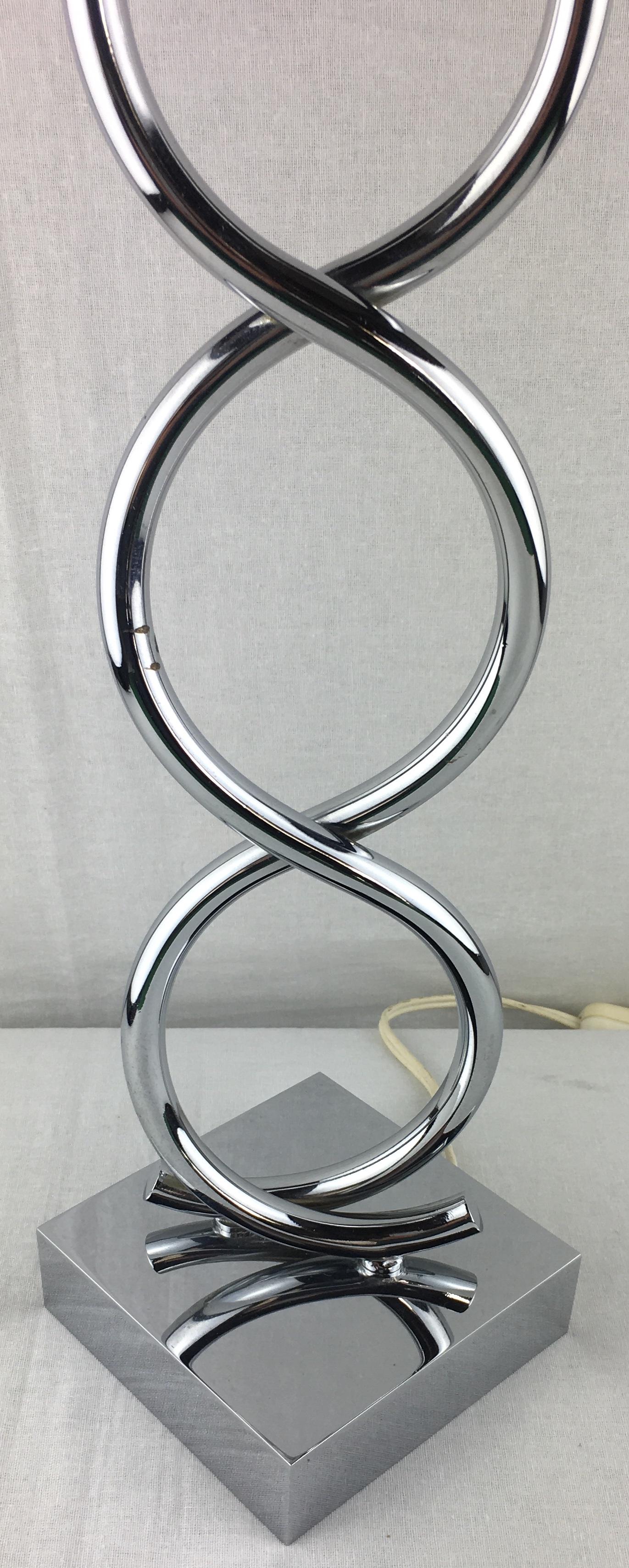 Chrome Table Lamp In Good Condition For Sale In Miami, FL