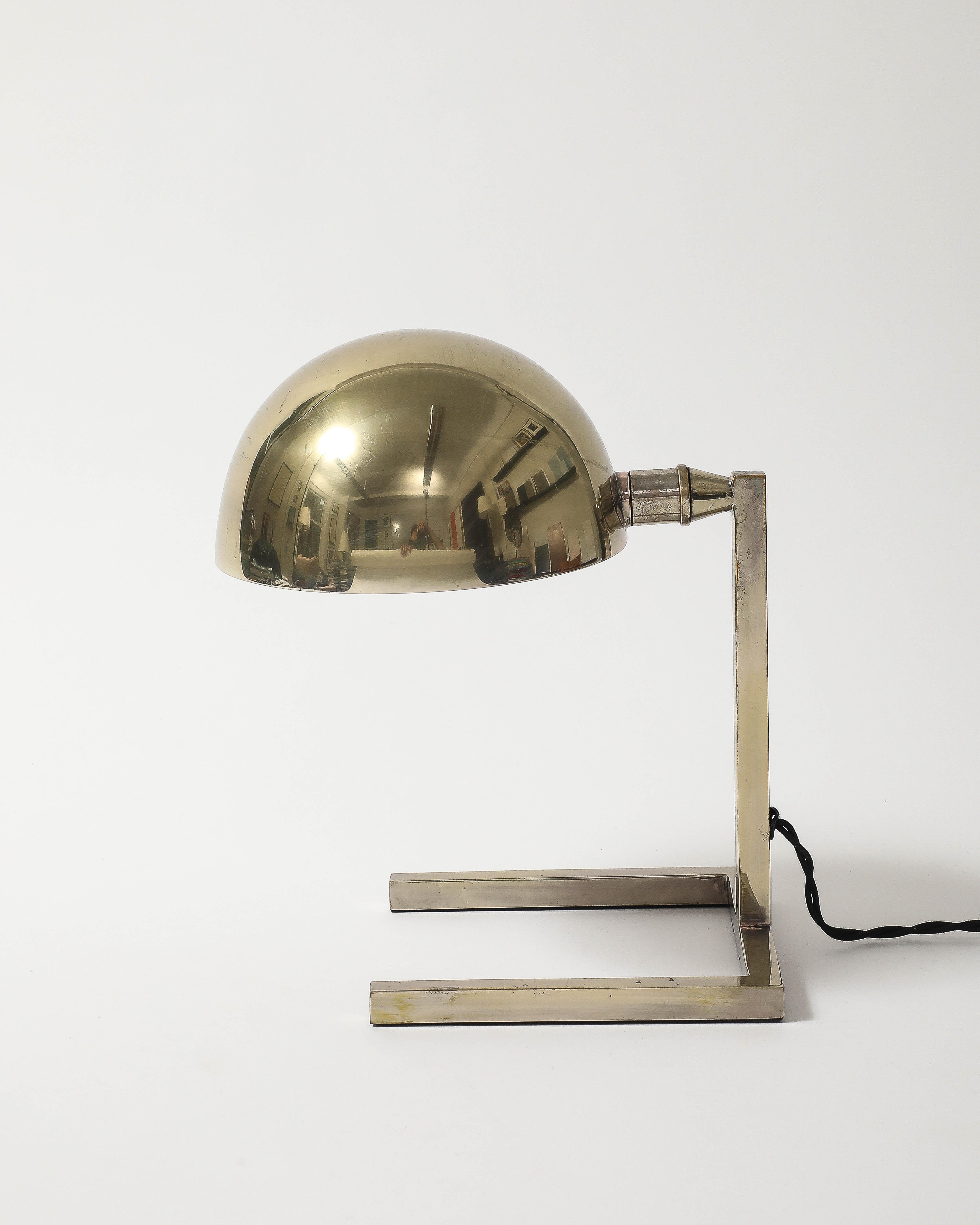 Lámpara de mesa cromada a la manera de Jacques Adnet, Italia, S. XX en venta 4