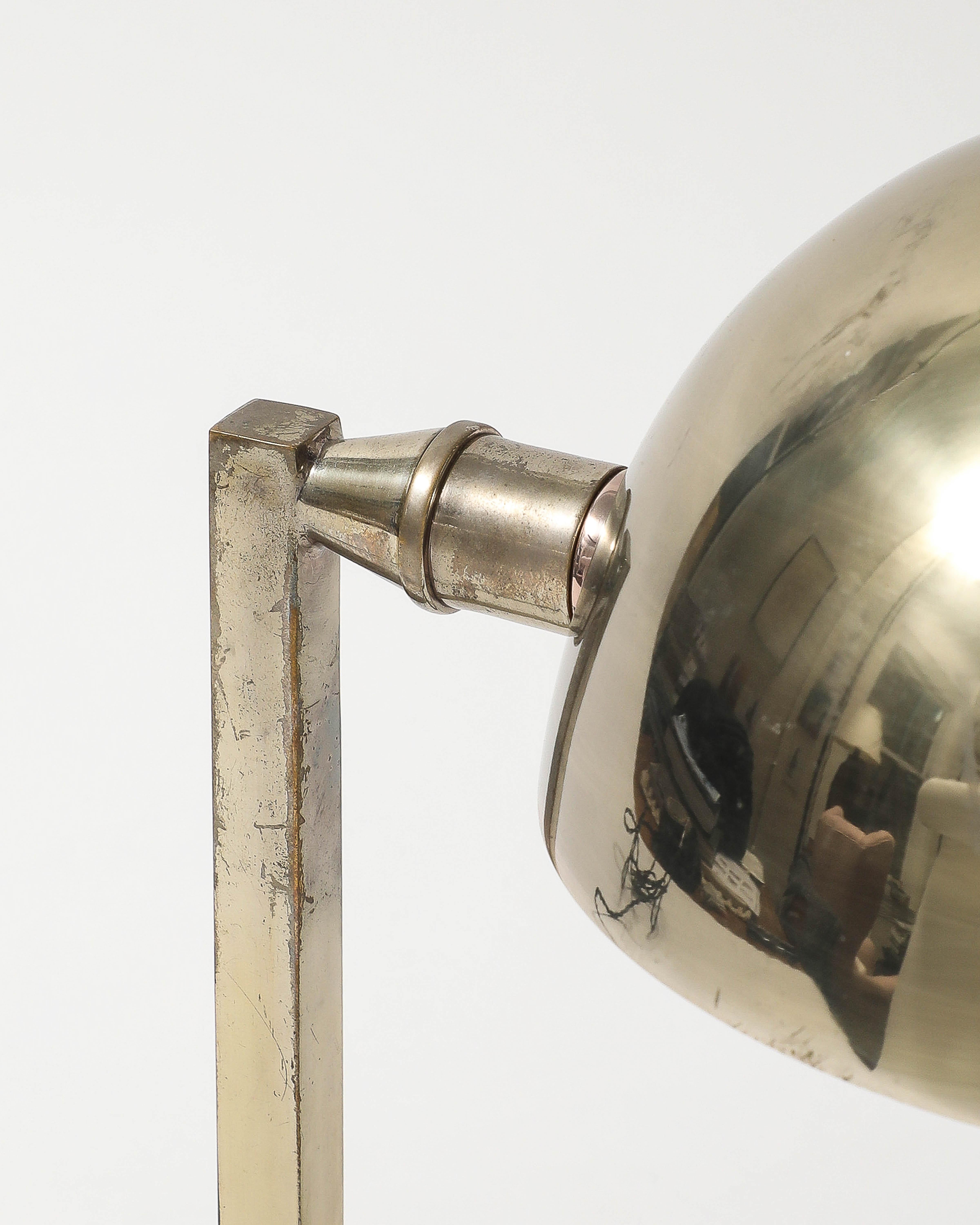 Lámpara de mesa cromada a la manera de Jacques Adnet, Italia, S. XX en Bastante bueno estado para la venta en New York City, NY