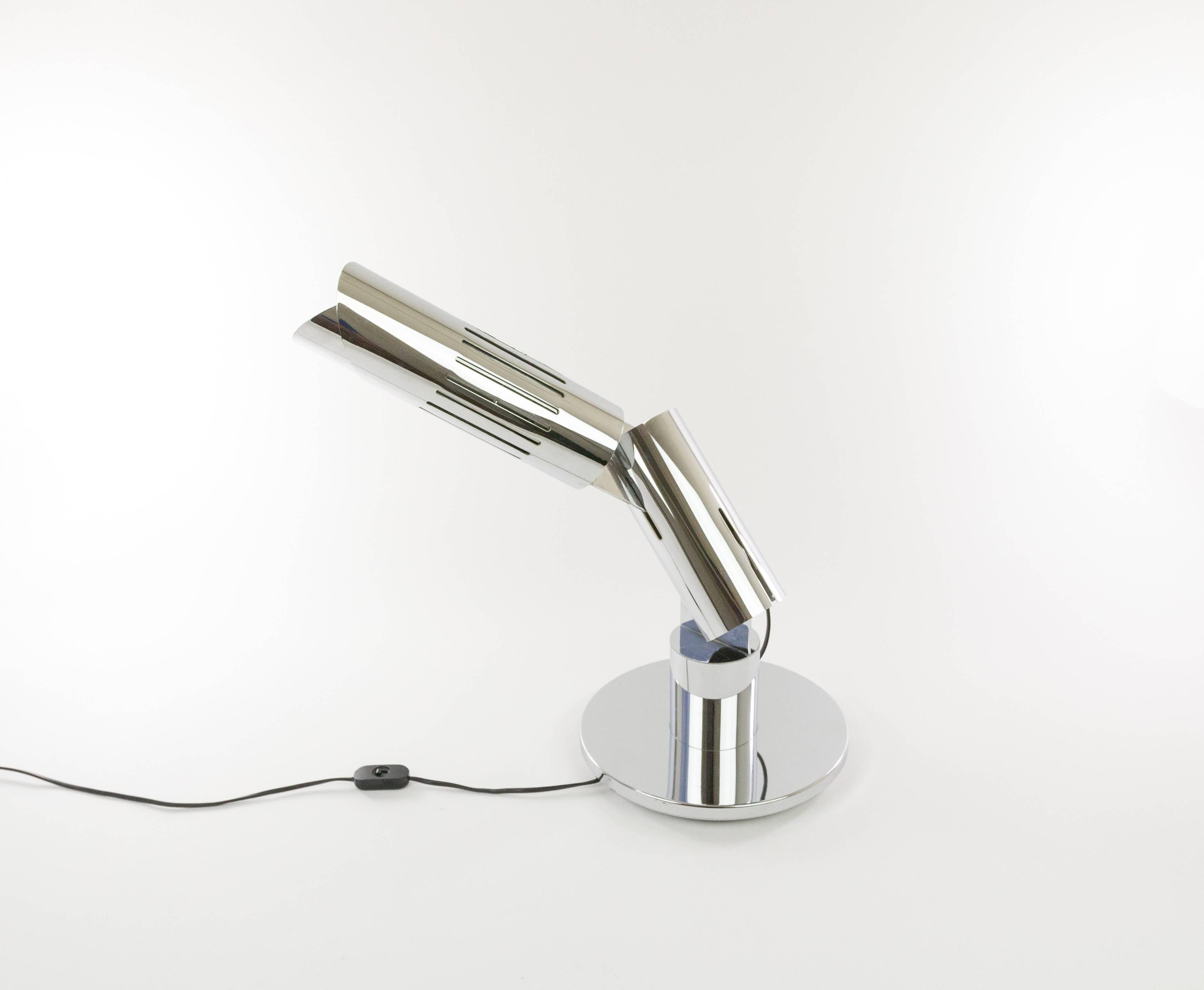 Chrome Table Lamp, Model Cobra, by Gabriele D'Ali for Francesconi, 1970s In Excellent Condition In Rotterdam, NL