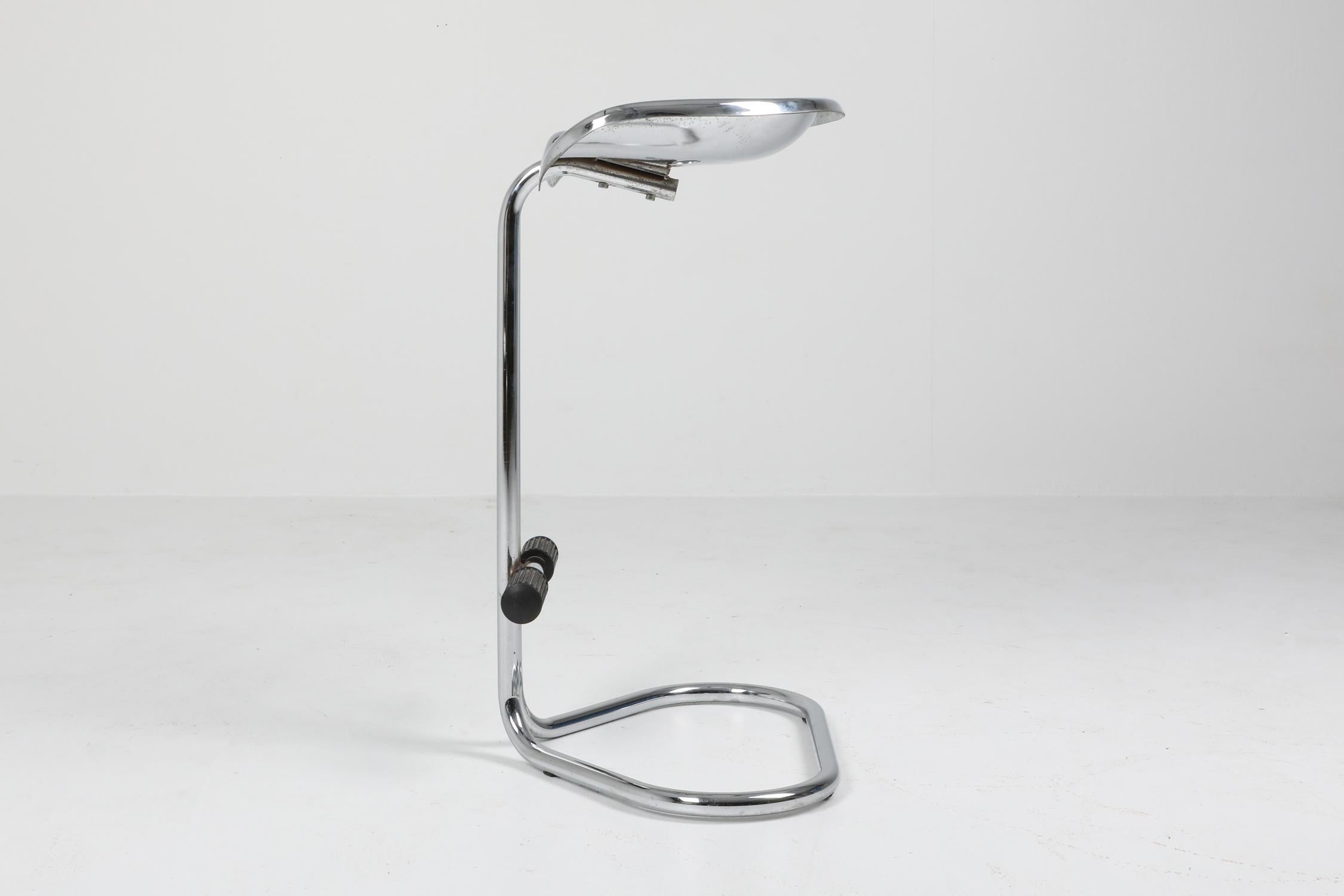 Rodney Kinsman, Bieffeplast, Italy, 1968.

Postmodern tubular chromed steel base mounted with a chromed steel tractor seat make up this fun and exclusive stool.
A very iconic piece and in great condition.
    