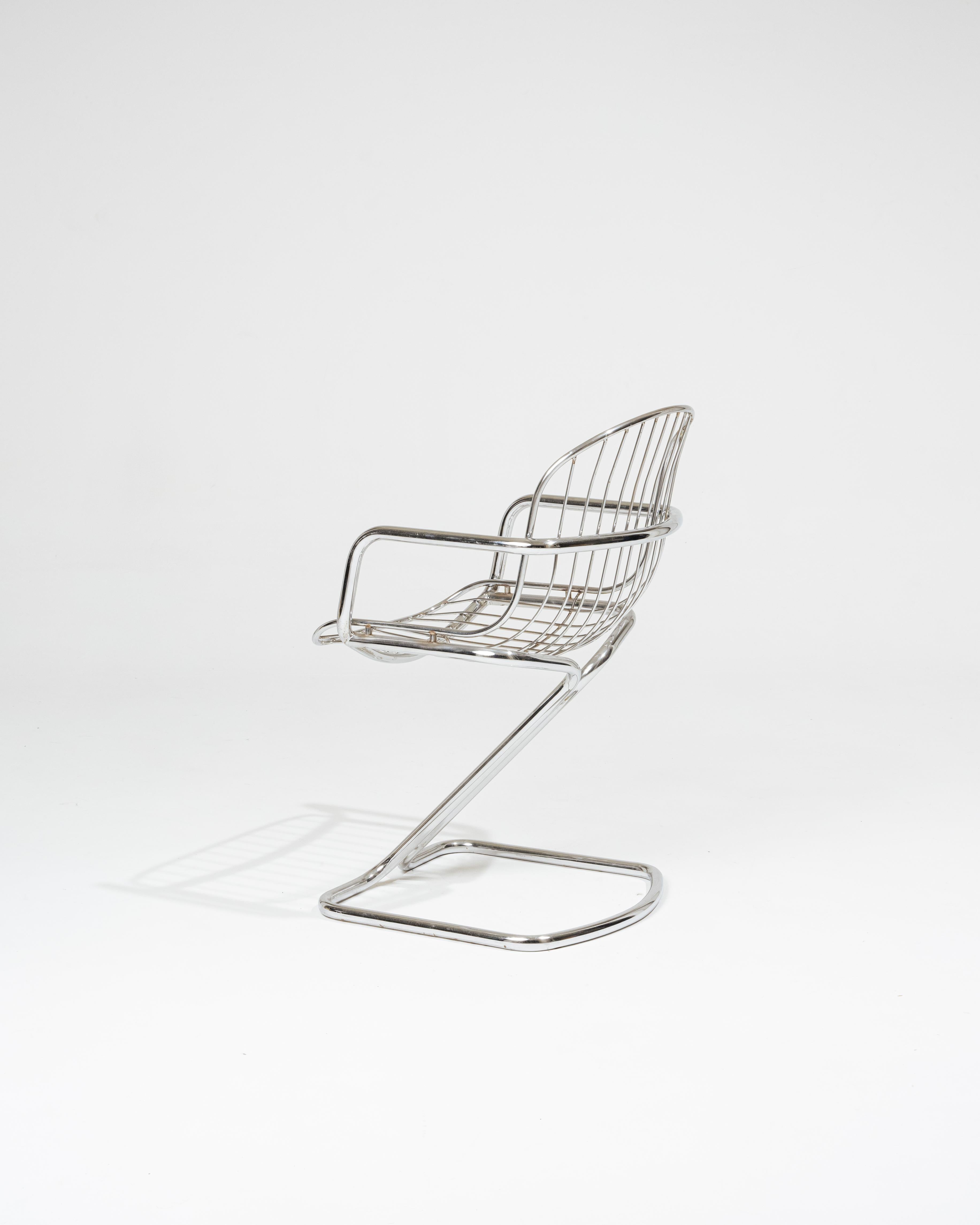 Chrome tubular chair, 1970s In Good Condition For Sale In PARIS, FR