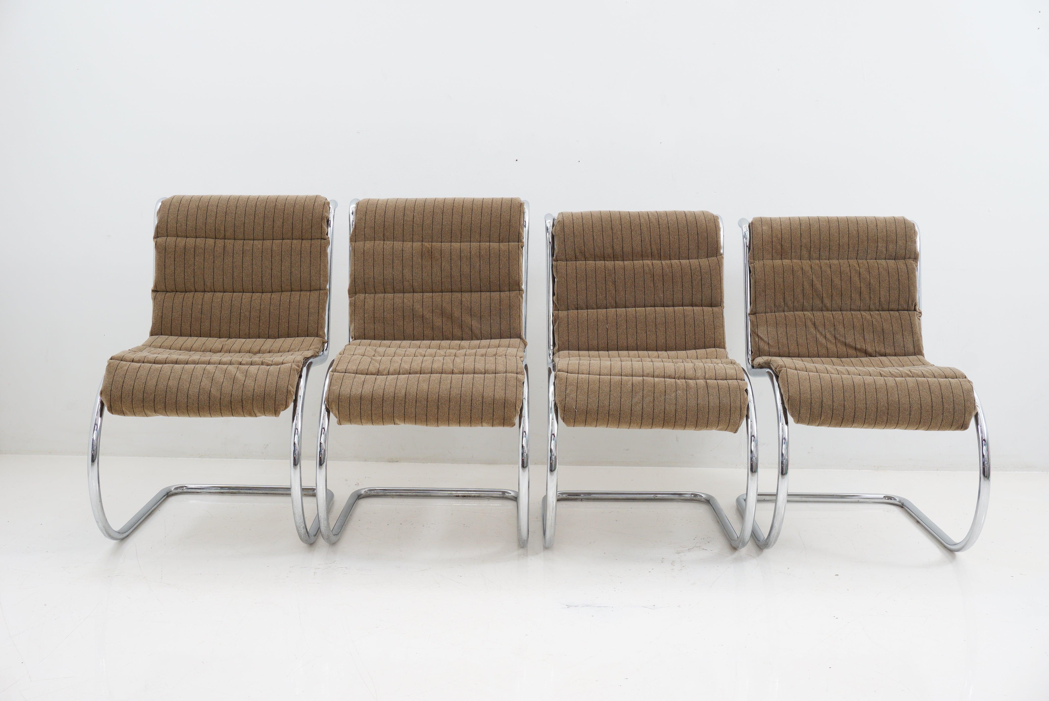 Bauhaus Chaise cantilever en chrome et velours, années 1980 en vente