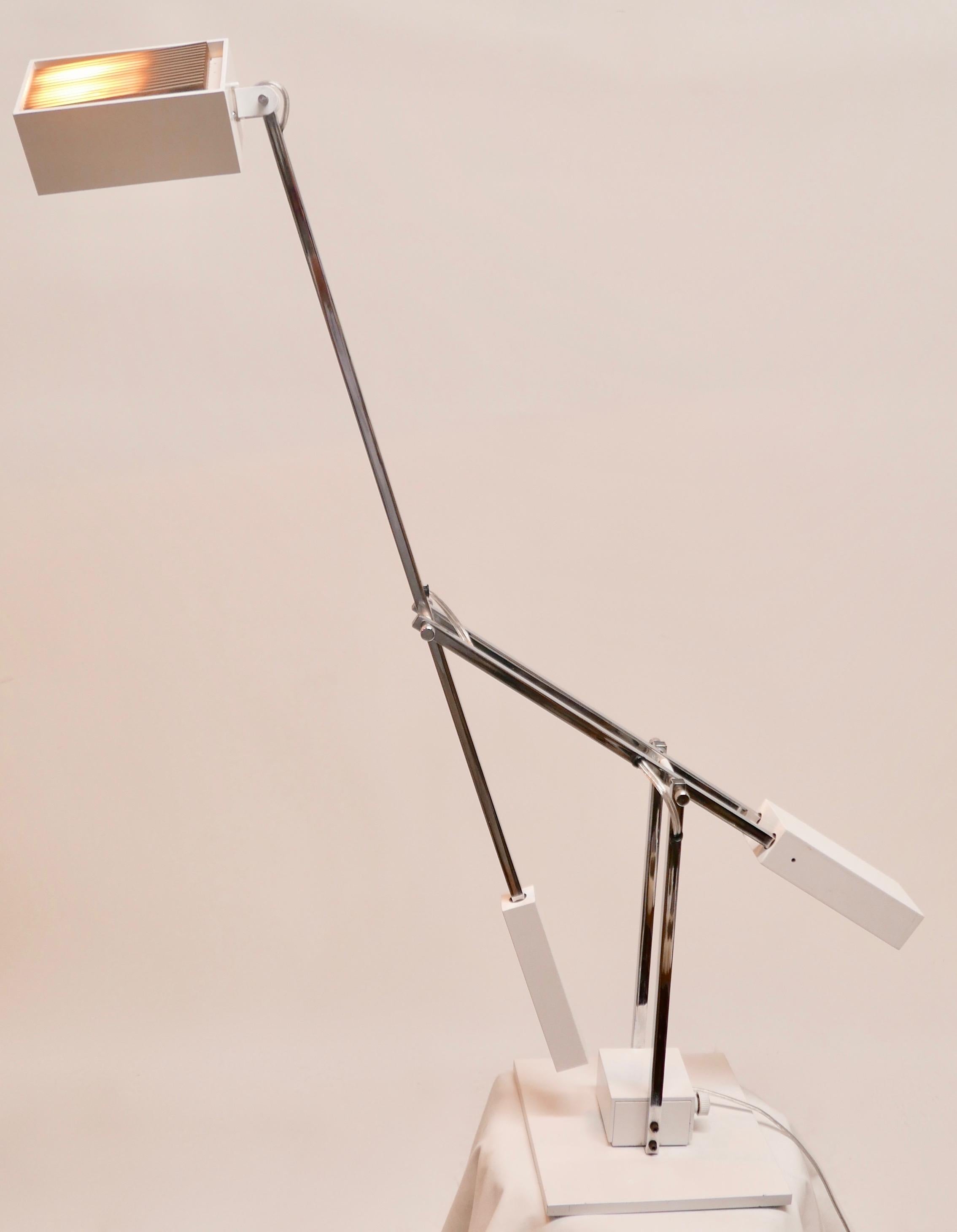 Chrome and White Metal Minimalist Desk Lamp by Designer Robert Sonneman, 1970s For Sale 7