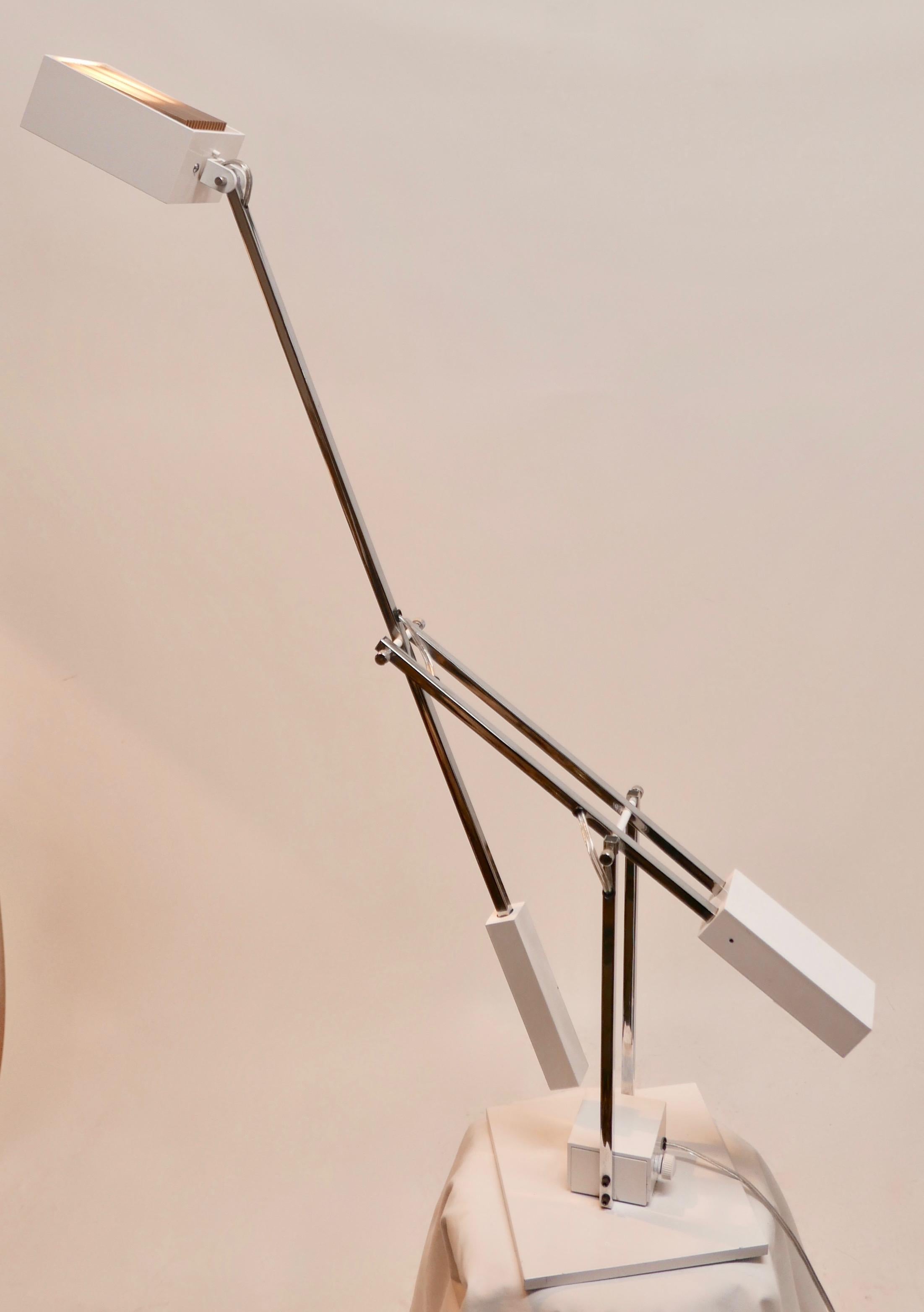 Chrome and White Metal Minimalist Desk Lamp by Designer Robert Sonneman, 1970s For Sale 3