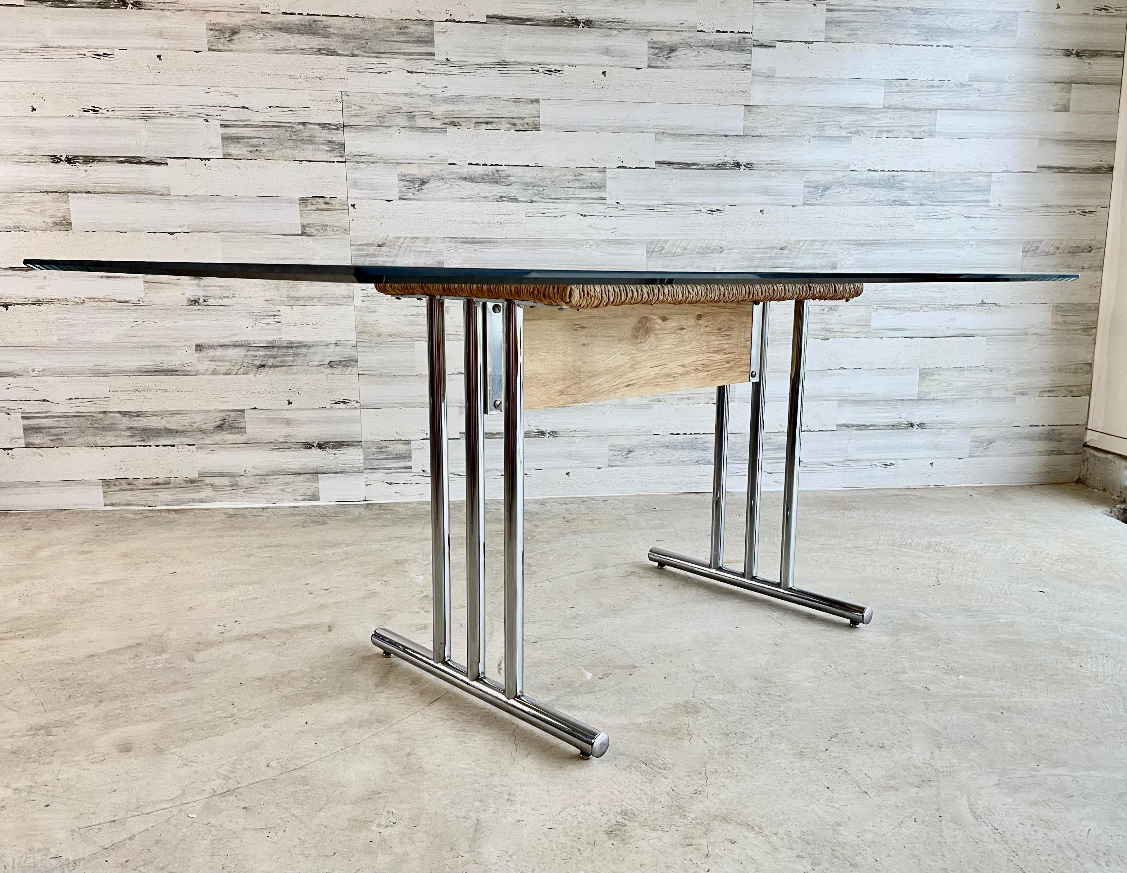Chrome with Woven Rush Dining Table In Good Condition For Sale In Denton, TX