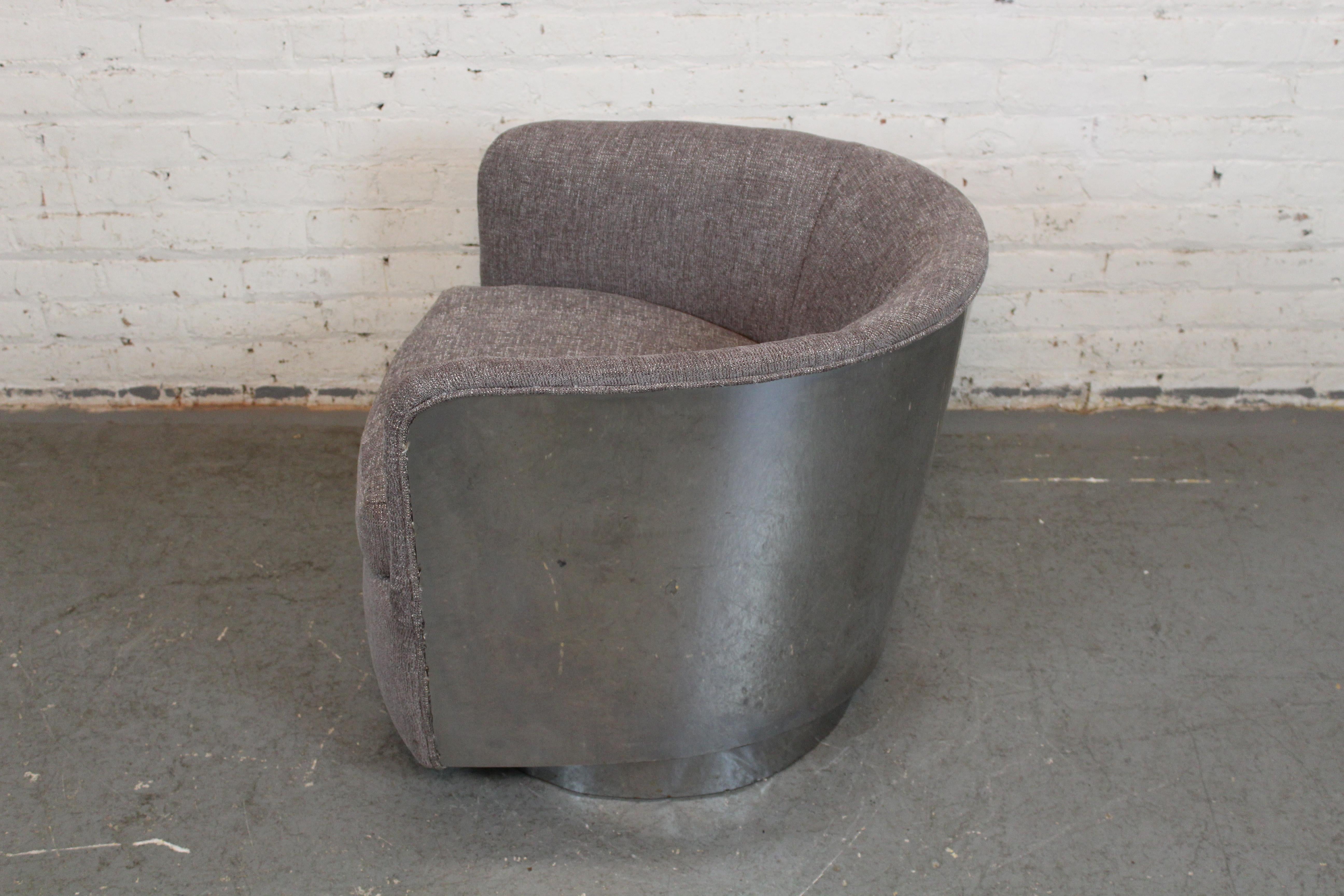 Chaise pivotante enveloppée de chrome de Milo Baughman pour Thayer Coggin en vente 1