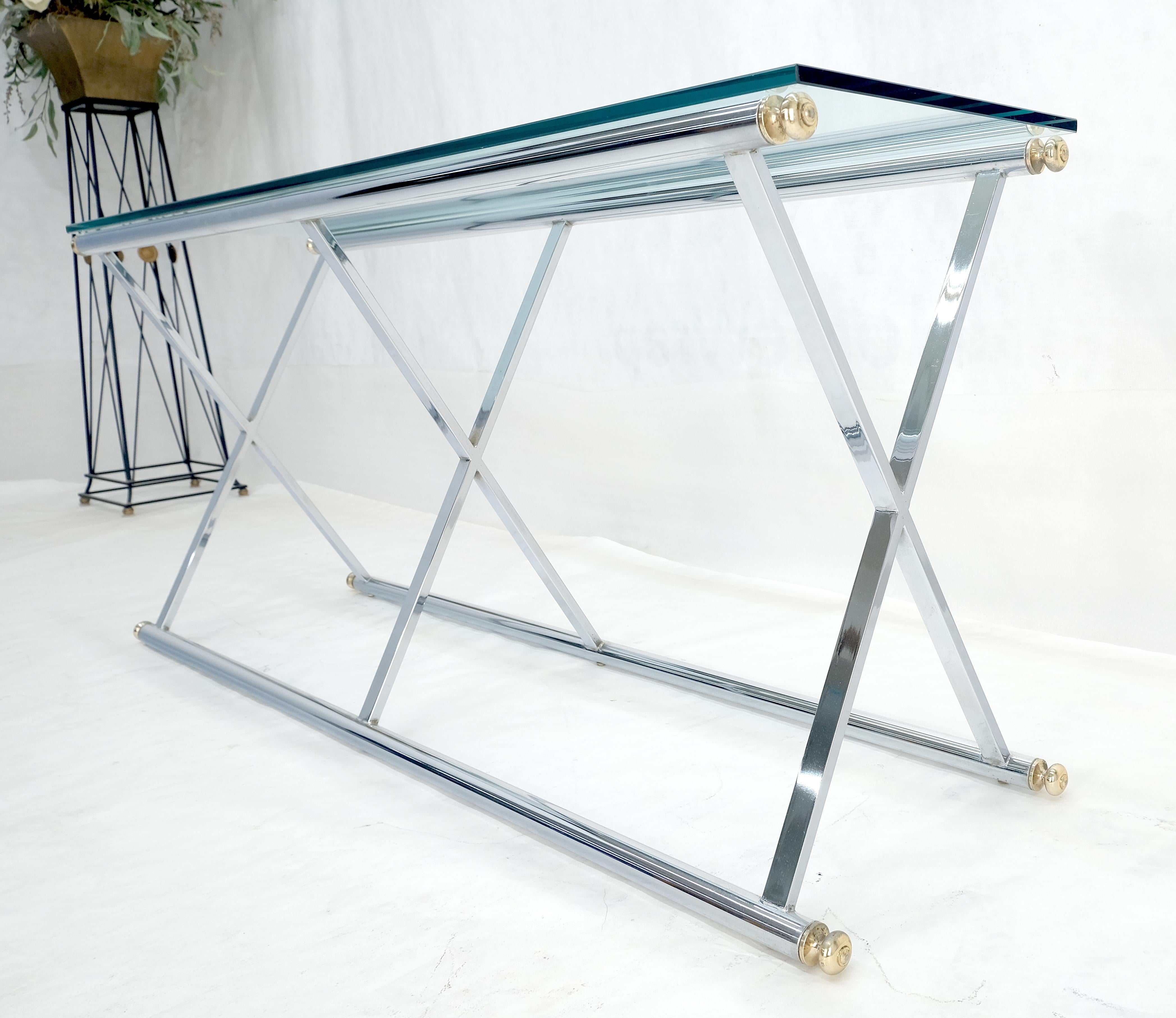 Console de canapé de 67 pouces de long chromée X Base en verre, mi-siècle moderne c1970 en vente 4