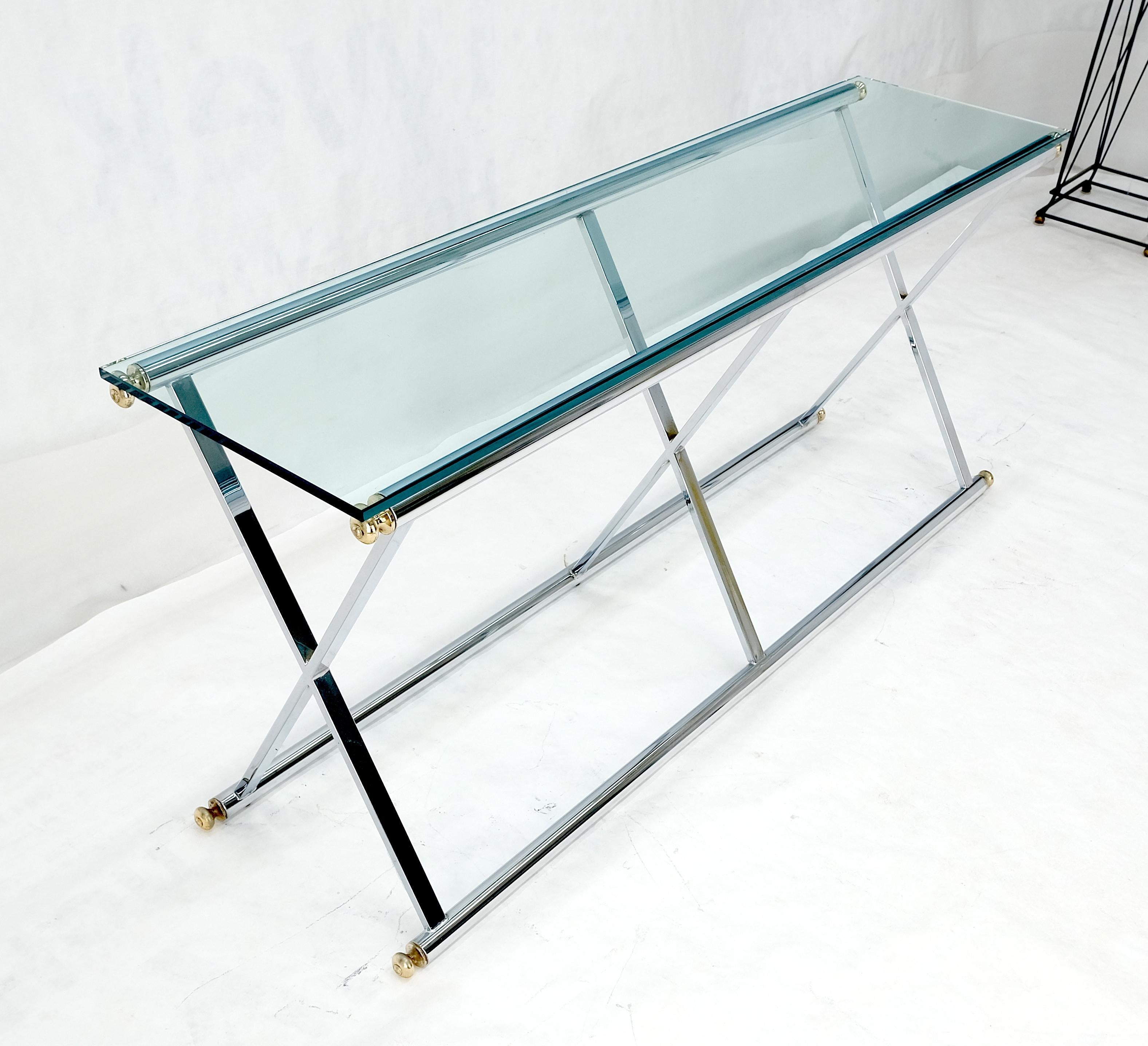 Console de canapé de 67 pouces de long chromée X Base en verre, mi-siècle moderne c1970 en vente 5