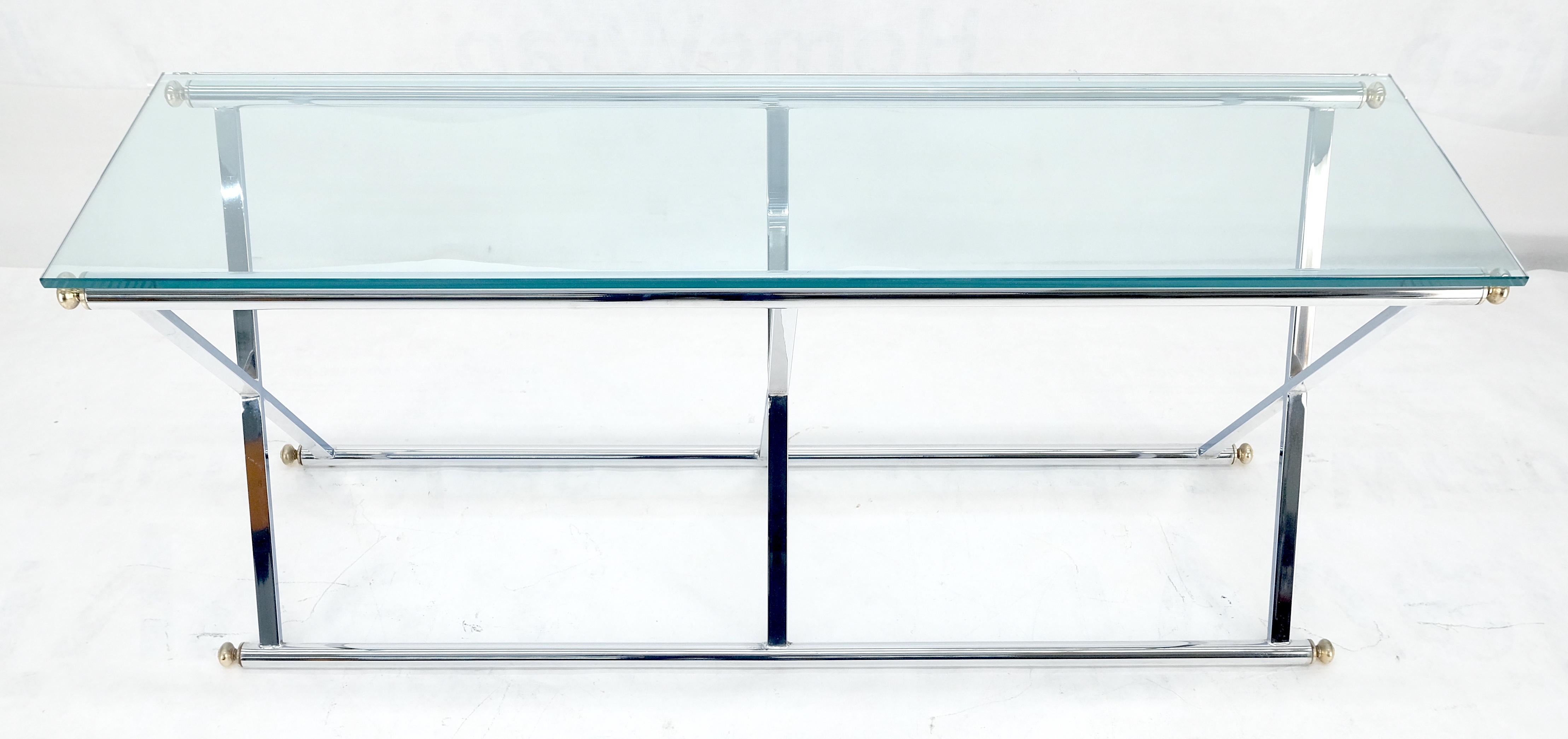 italien Console de canapé de 67 pouces de long chromée X Base en verre, mi-siècle moderne c1970 en vente