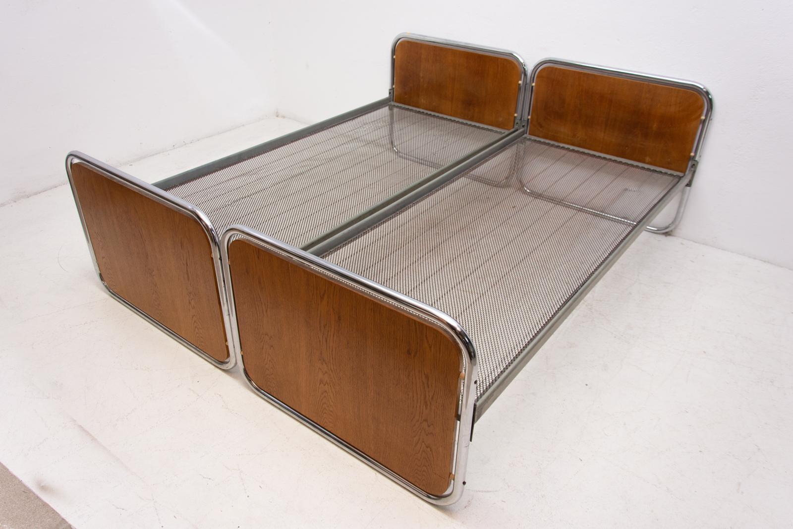 Chromed Beds by Kovona, 1950s, Czechoslovakia, Set of 2 In Good Condition In Prague 8, CZ