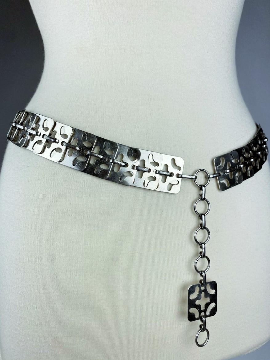 Chromed belt with perforated metal mesh by Paco Rabanne - France Circa 1970 In Good Condition For Sale In Toulon, FR