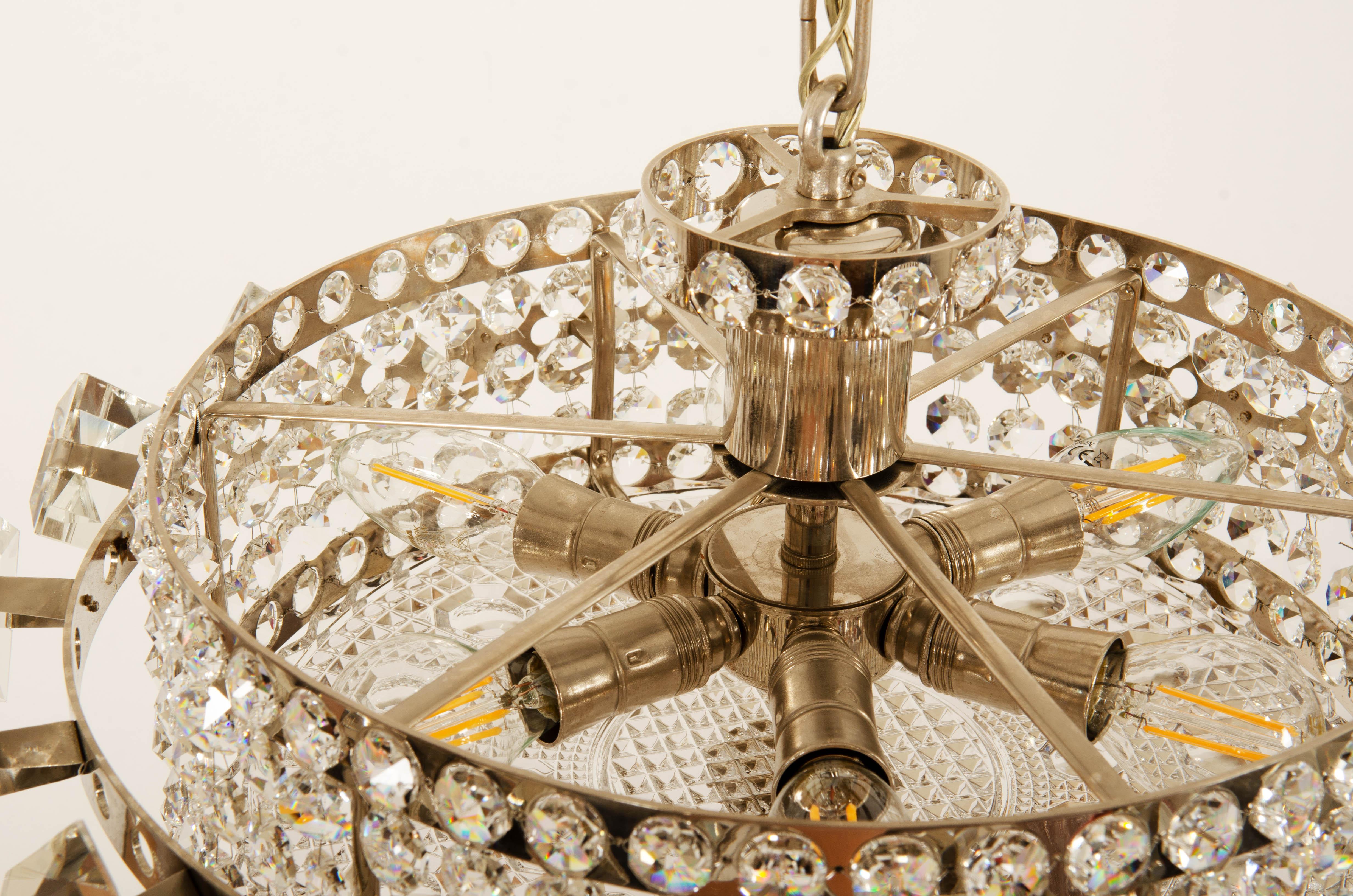 Svedese Lampadario in ottone cromato e vetro di Orrefors degli anni '60 in vendita