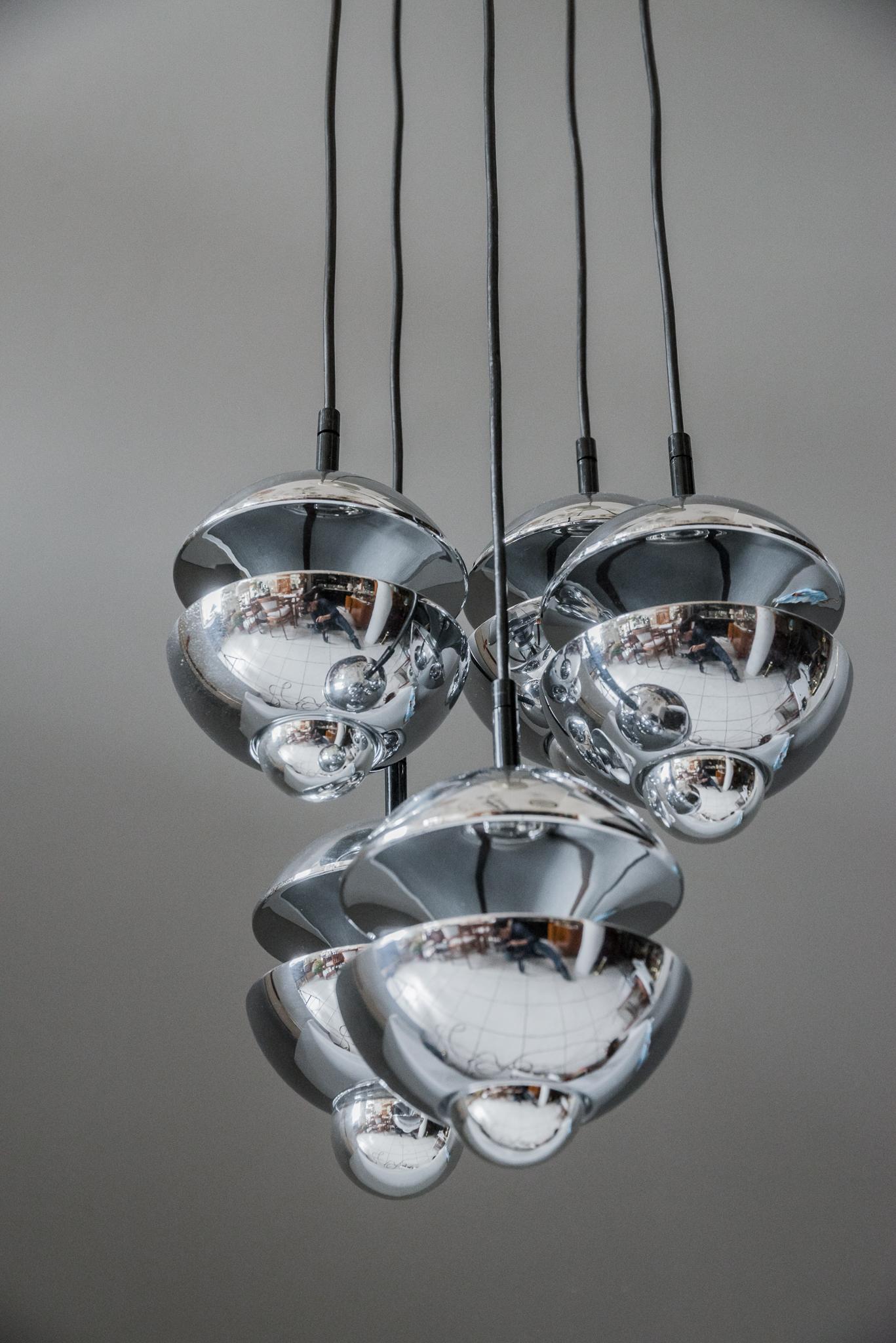 Lampadario cromato di Kaiser Leuchten, Germania, anni '60 circa in vendita 1