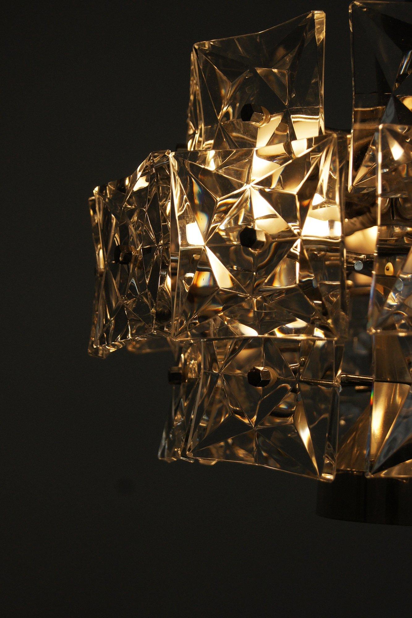 Lustre chromé avec cristaux design Kinkeldey Allemagne 1960s en vente 2