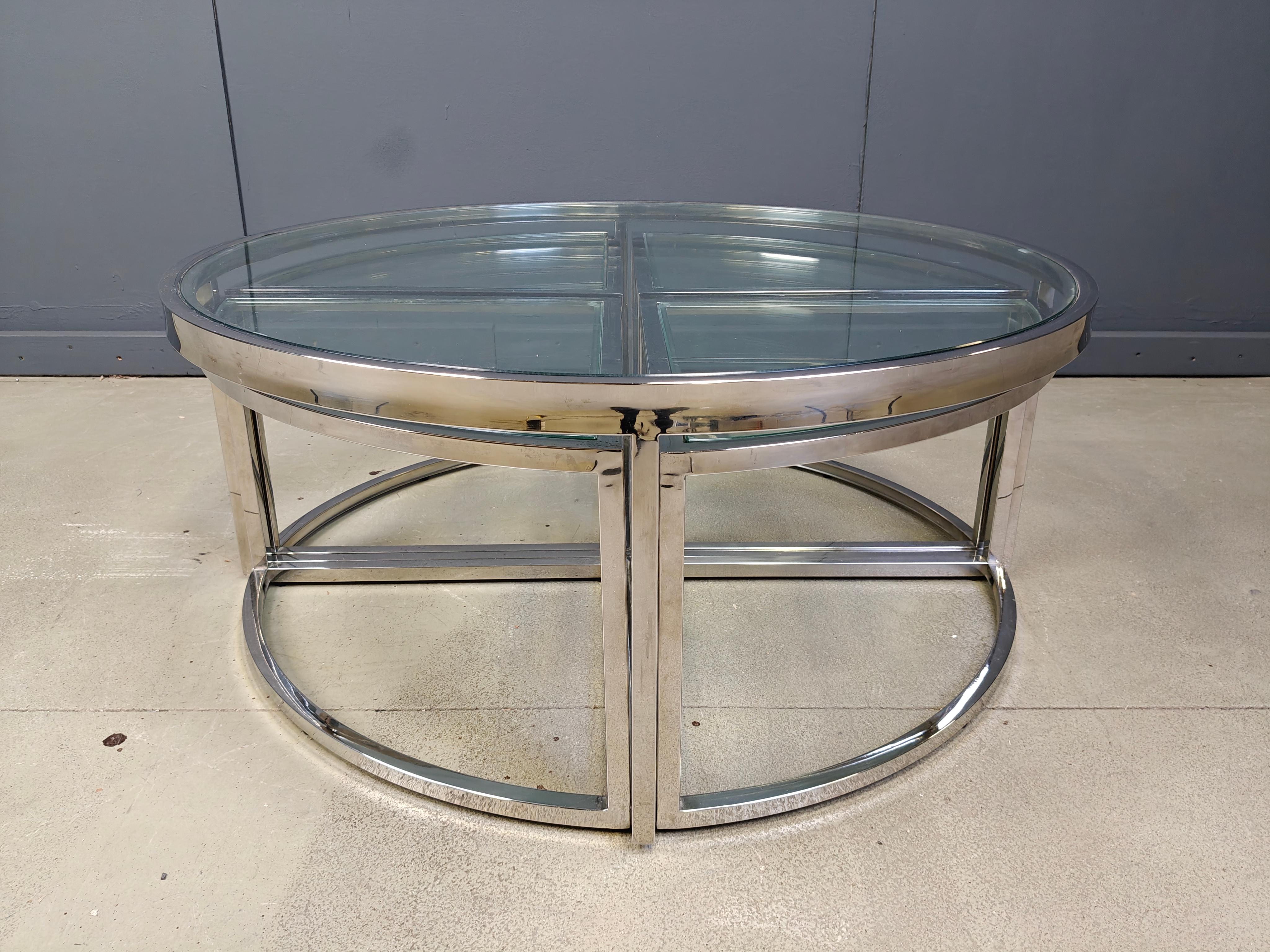 Juego de mesa de centro cromada con mesas nido, años 70 en venta 3