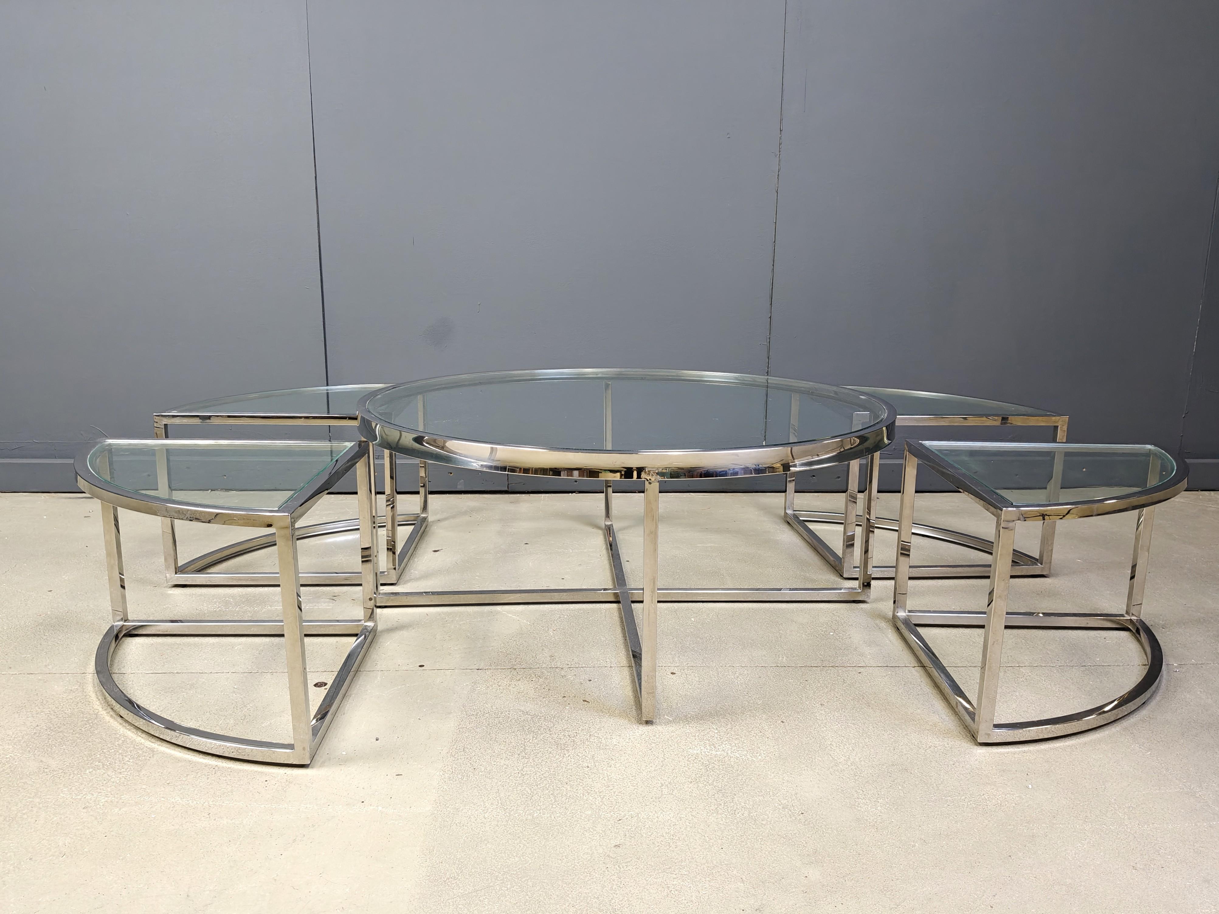 Juego de mesa de centro cromada con mesas nido, años 70 Francés en venta