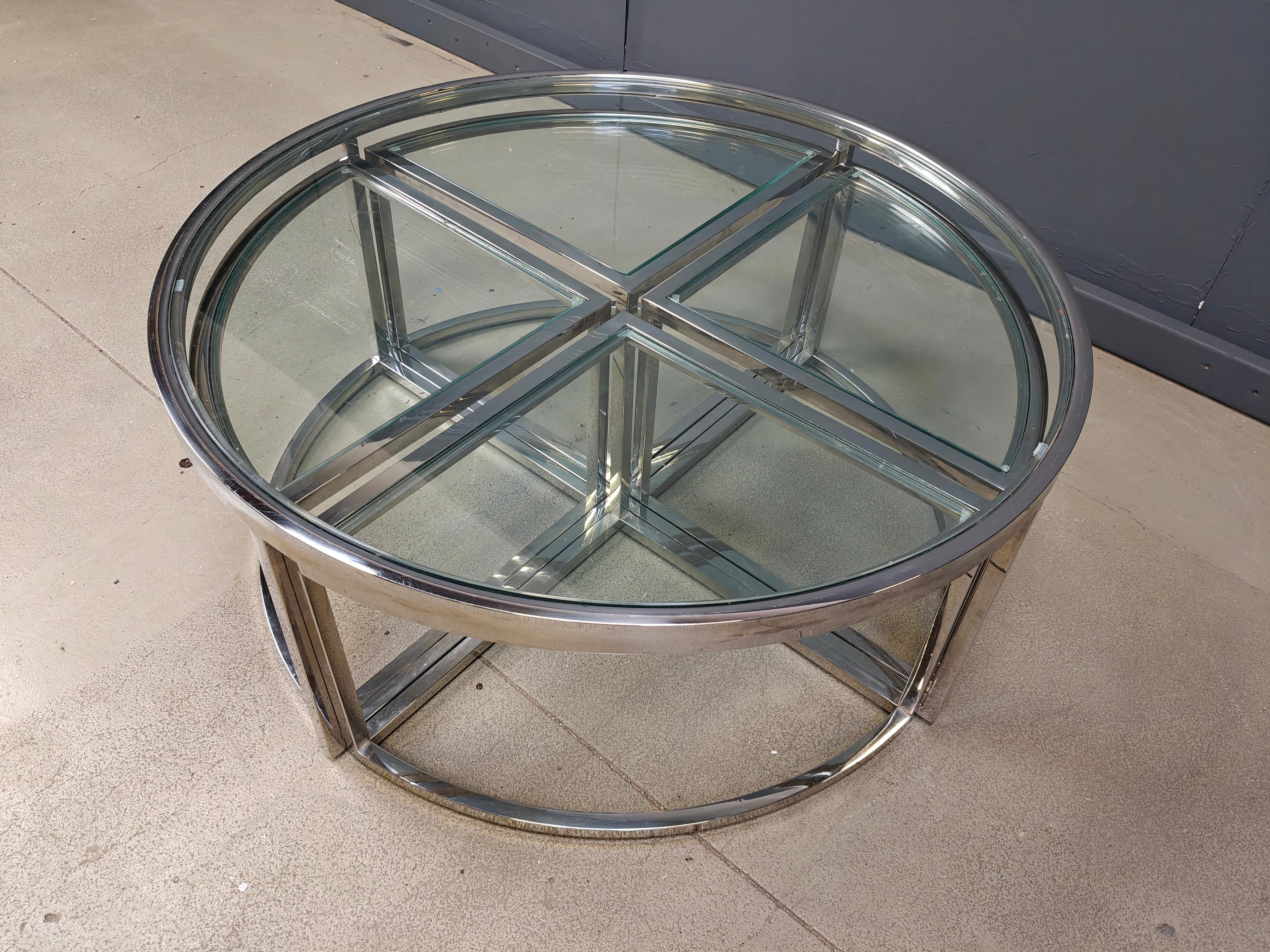 Juego de mesa de centro cromada con mesas nido, años 70 Cromo en venta
