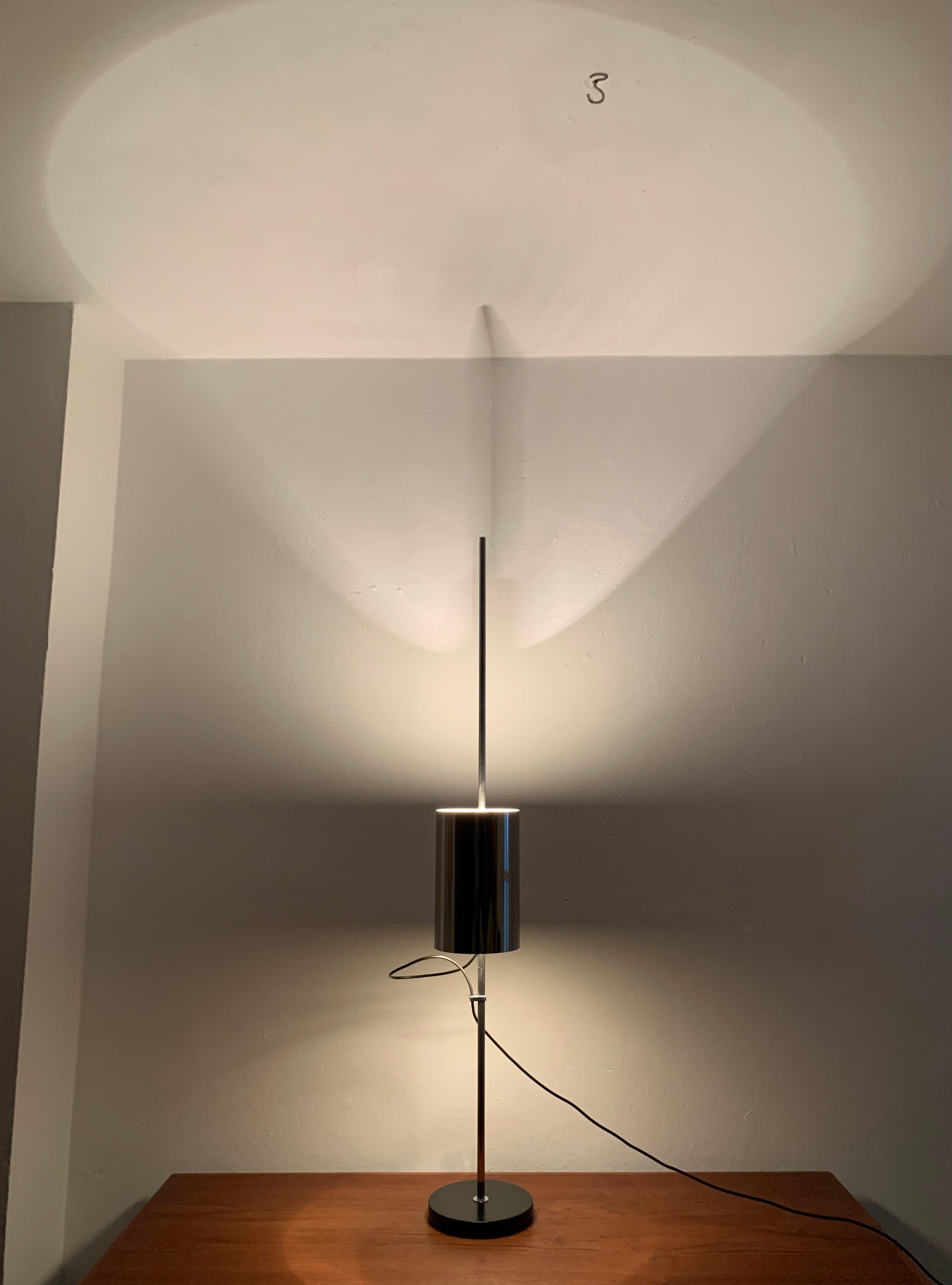 Chromed floor lamp by Raak For Sale 7