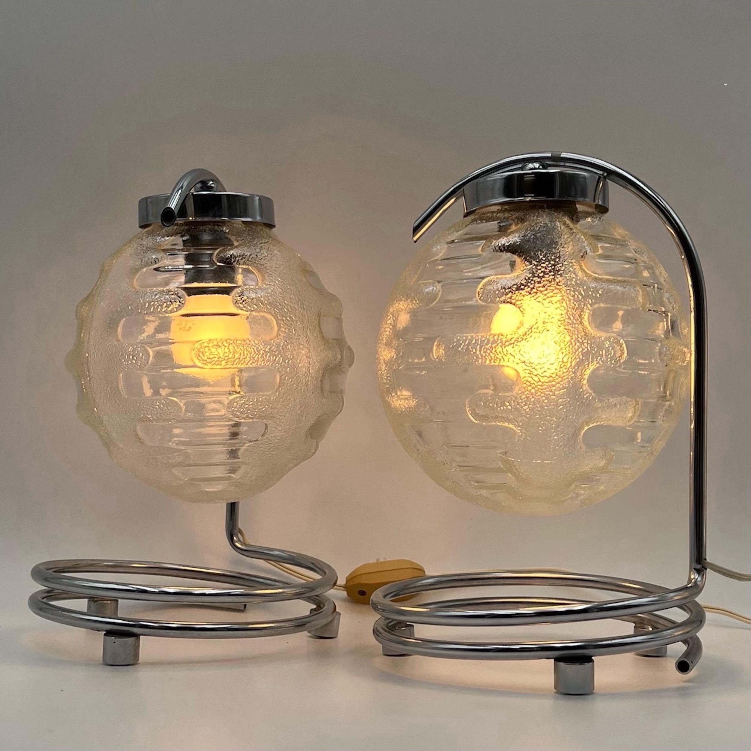 Chromed Lamps with Patterned Glass Globes by Richard Essig, 1970s, Set of 2 For Sale 3