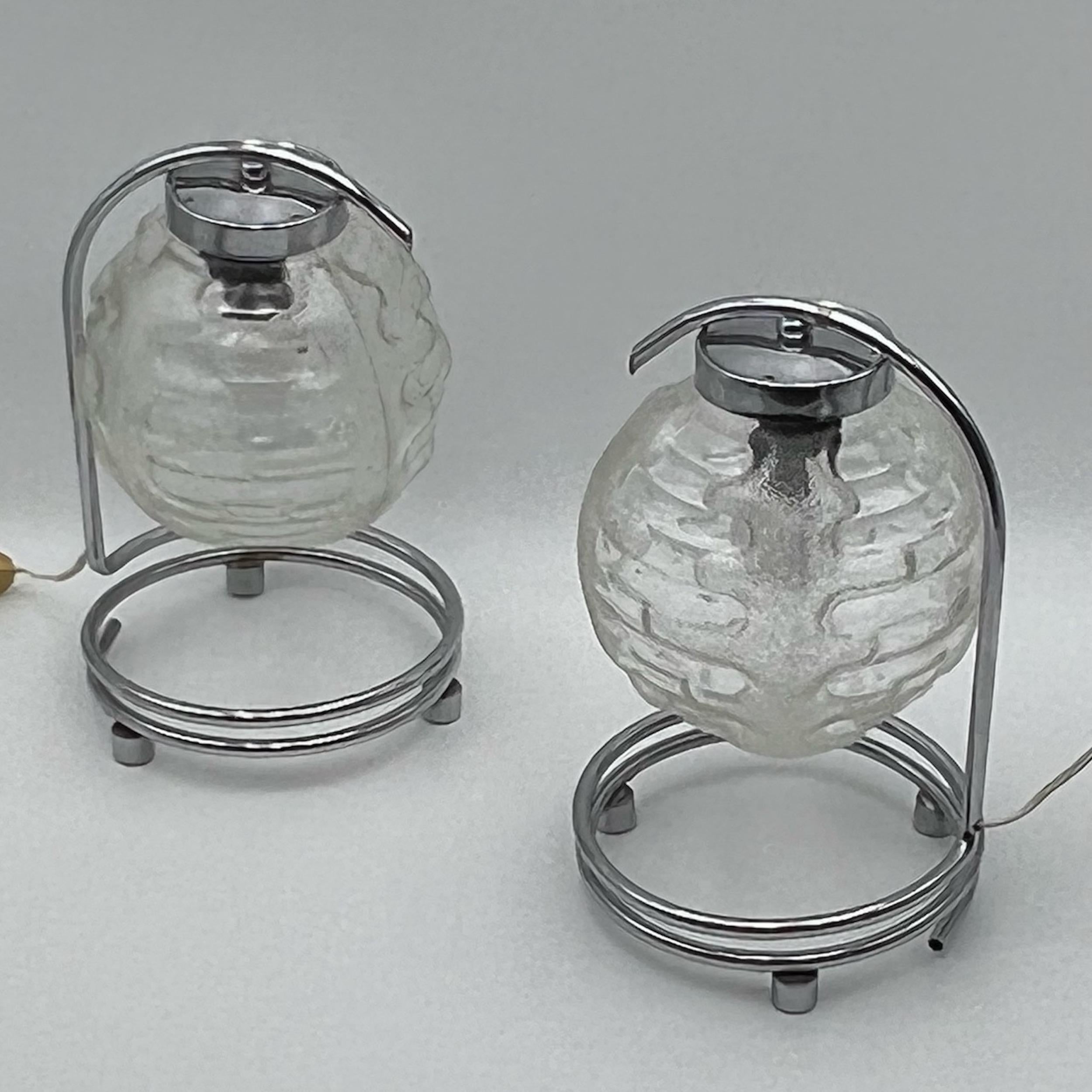 Lampes chromées avec globes en verre à motifs de Richard Essig, 1970, lot de 2 Bon état - En vente à San Benedetto Del Tronto, IT