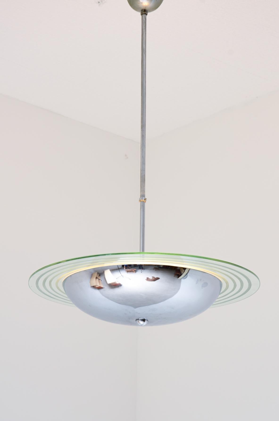 Chromed metal chandelier In Excellent Condition For Sale In Milano, IT